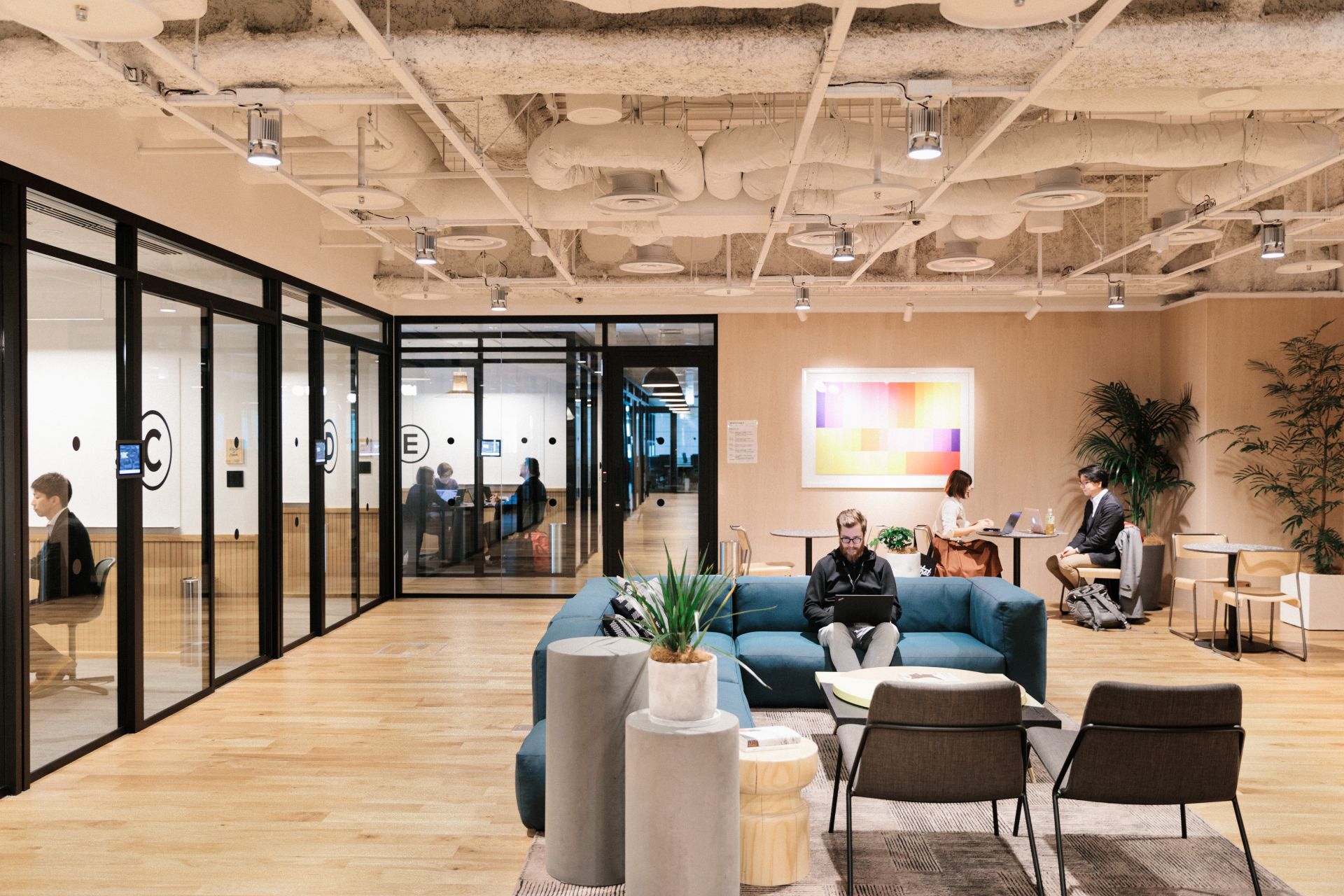 WeWork Marunouchi Kitaguchi image 2
