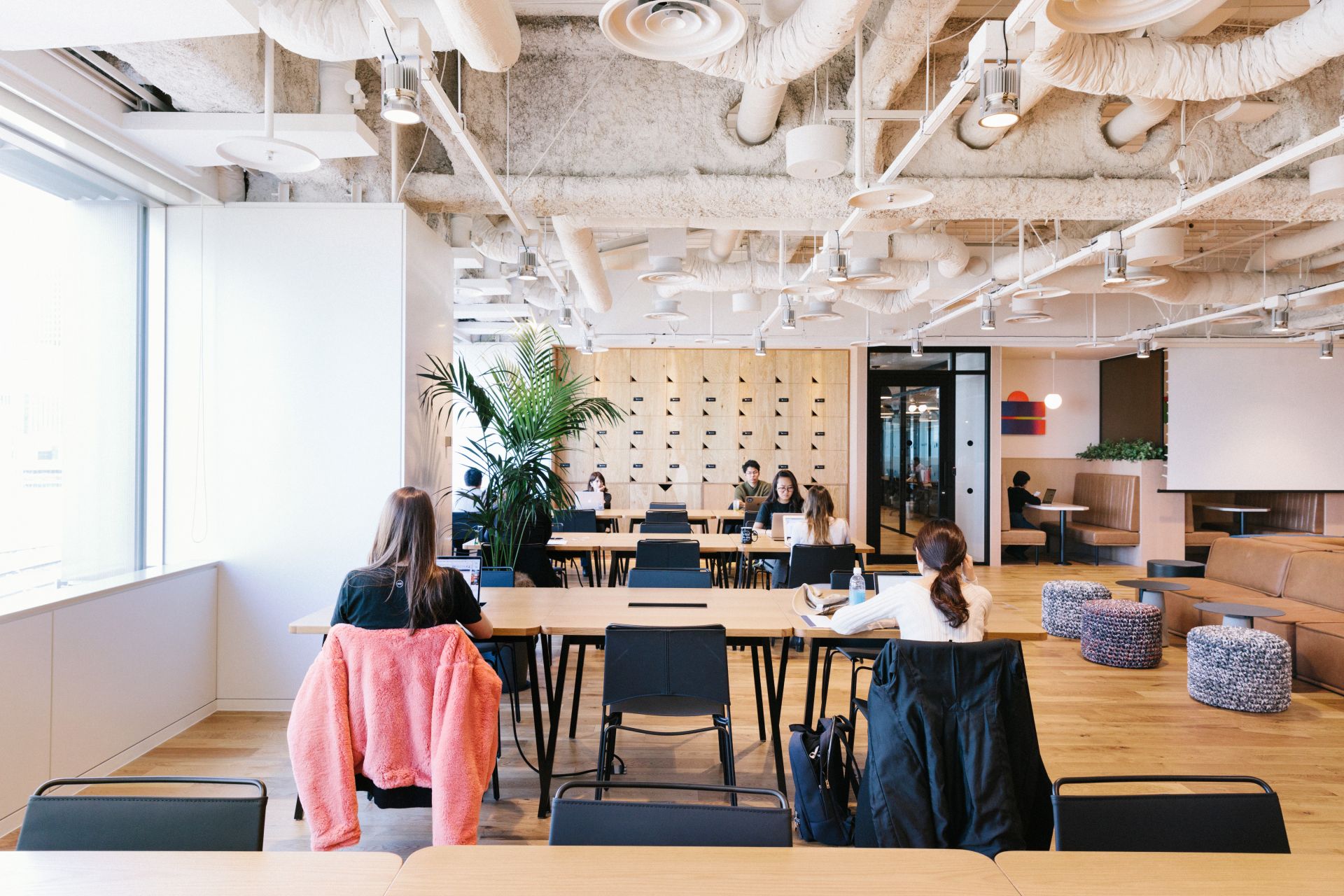 WeWork Marunouchi Kitaguchi image 3