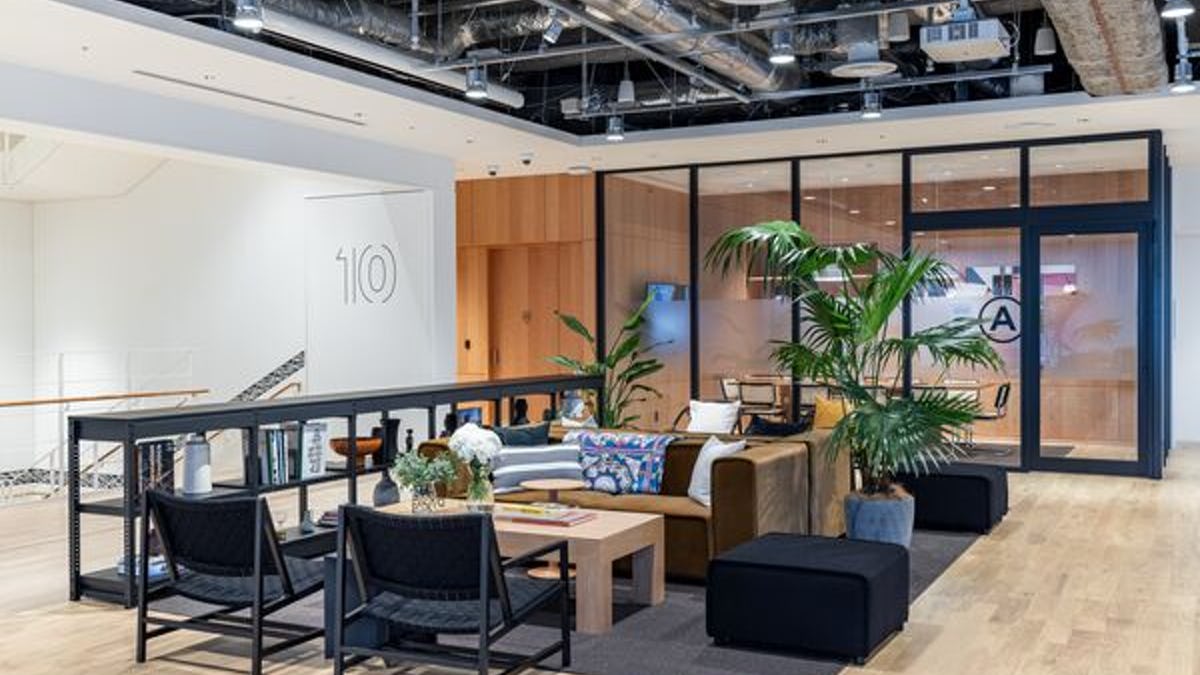 WeWork Tokyo Port City Takeshiba image 4