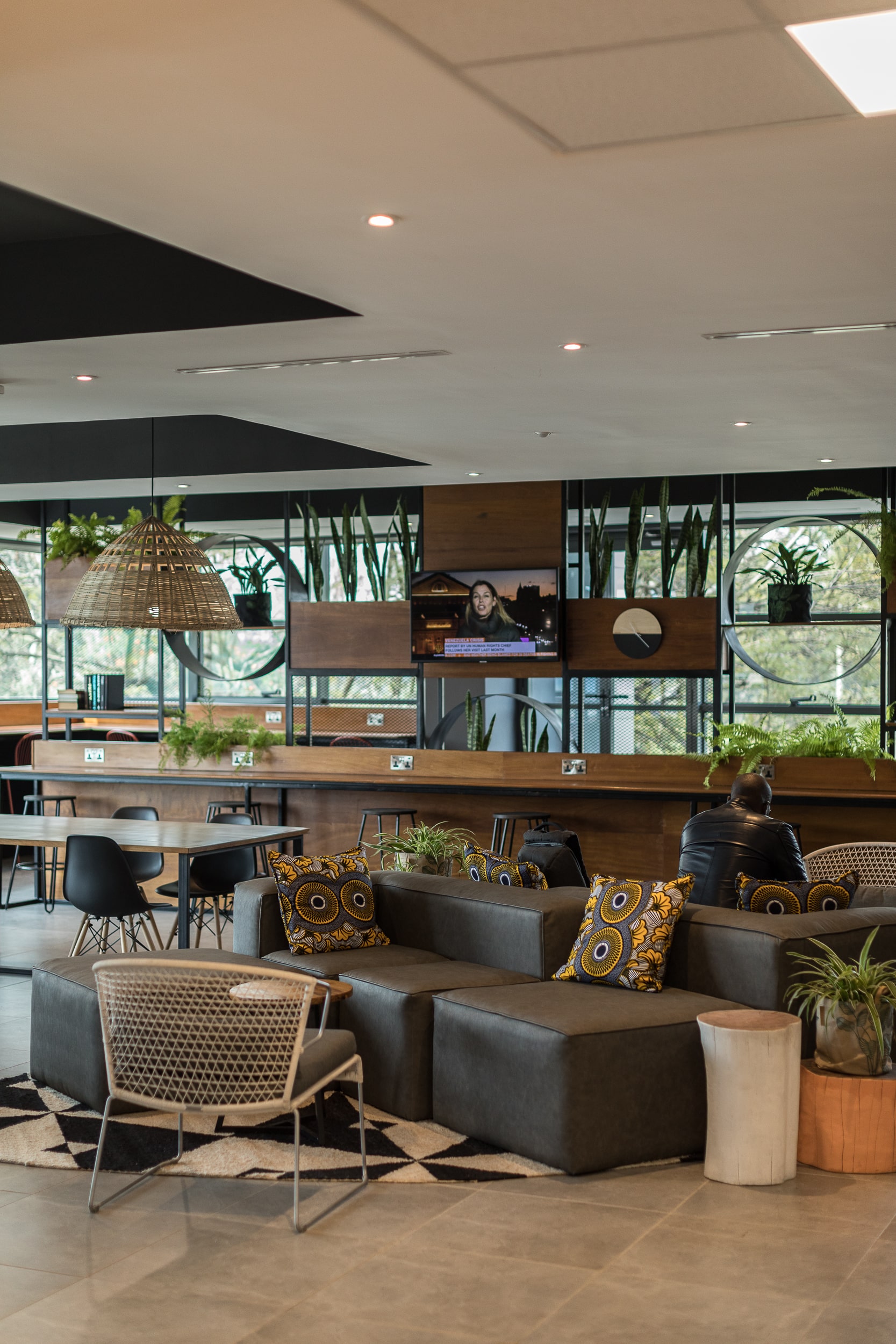 KOFISI Riverside image 2