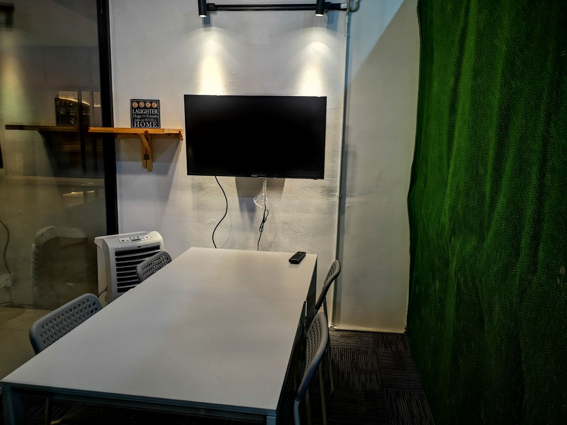 Thinker Table image 5