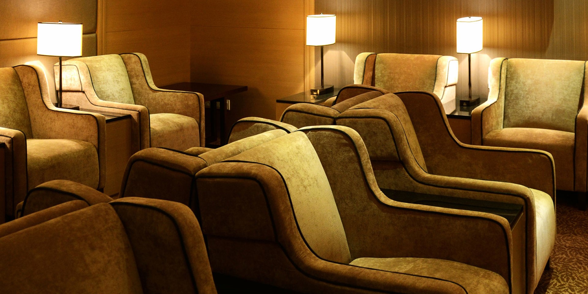 Plaza Premium Lounge (International Departures) / Kuala Lumpur image 4