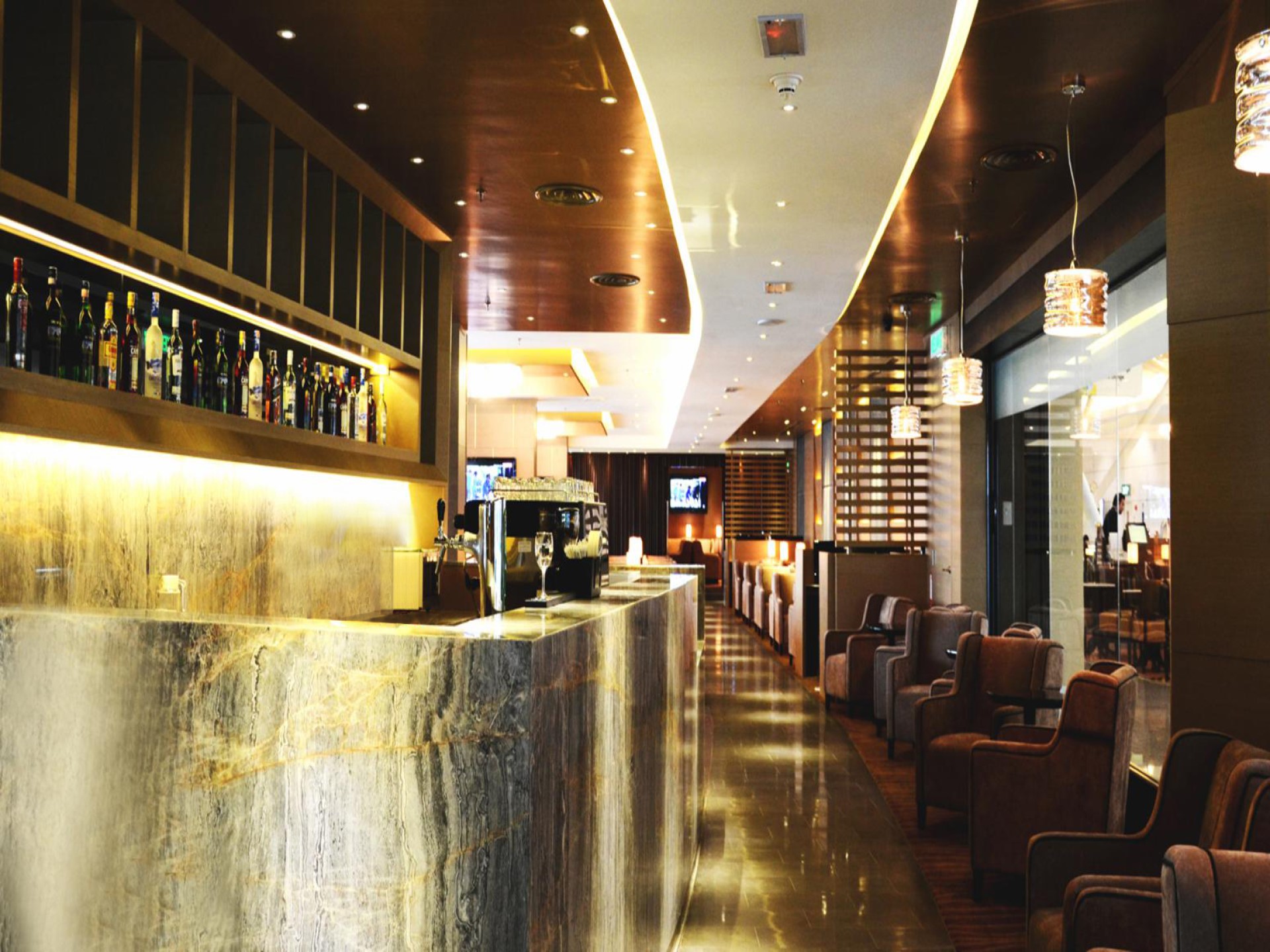 Plaza Premium Lounge (International Departures) / Kuala Lumpur image 3