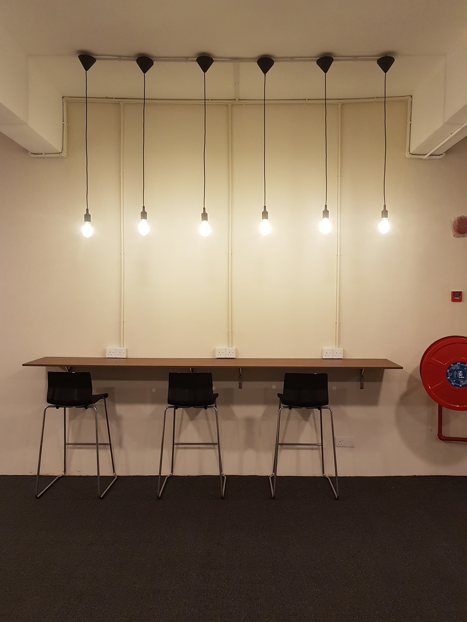 WORKERS' PLAYGROUND Coworking Place image 2