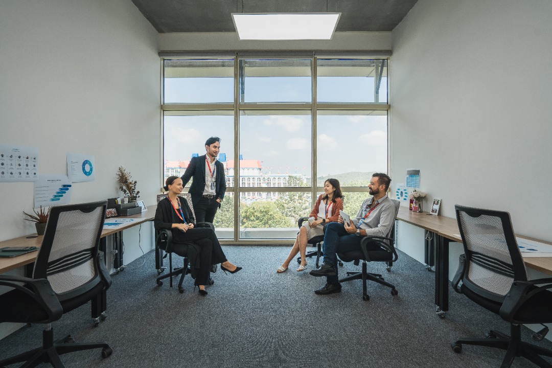 Infinity8 Medini Iskandar image 5