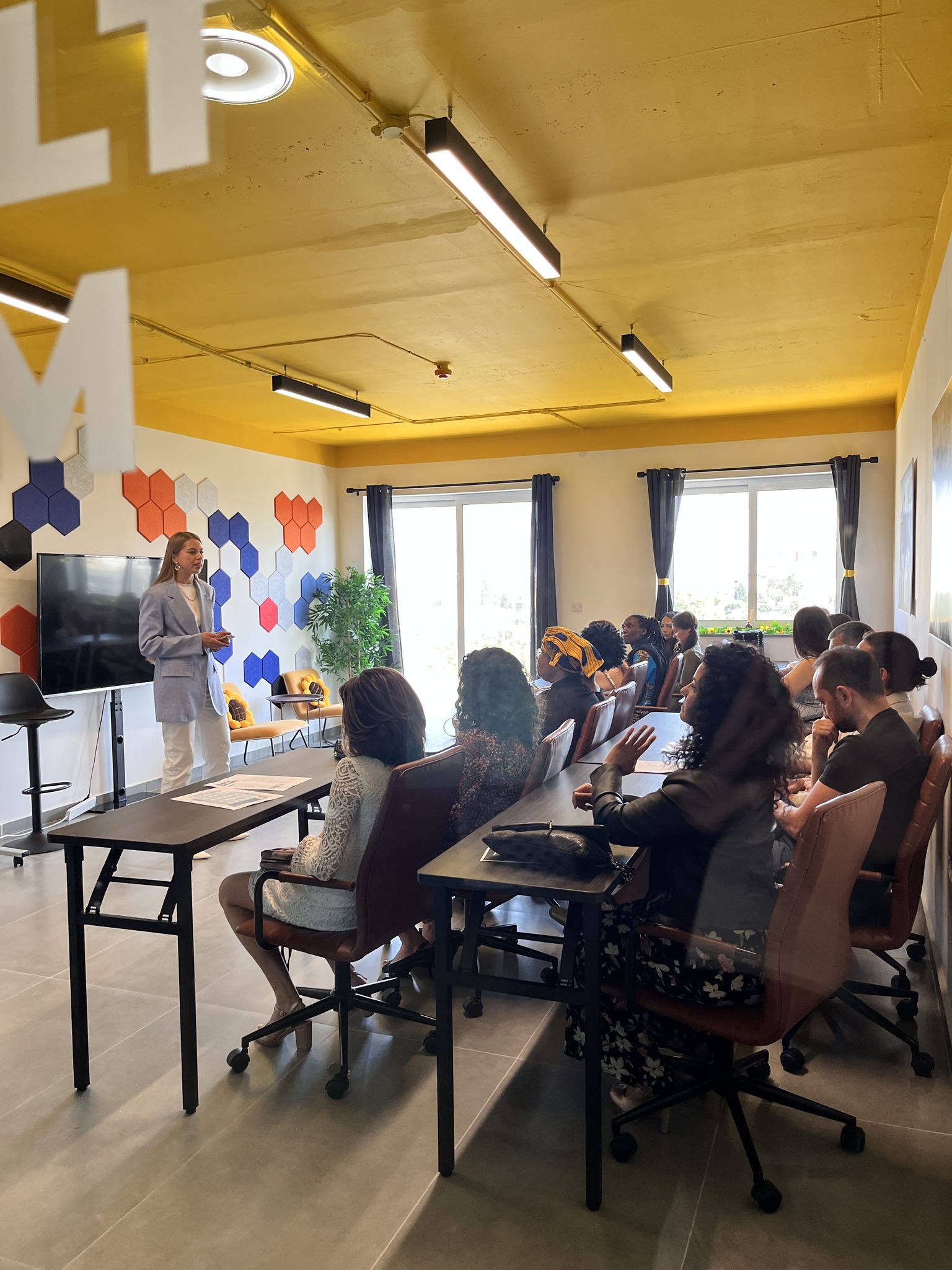 #CONNECTICLUB image 3