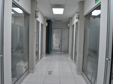 Cuatro Torres Centro de Oficinas image 3