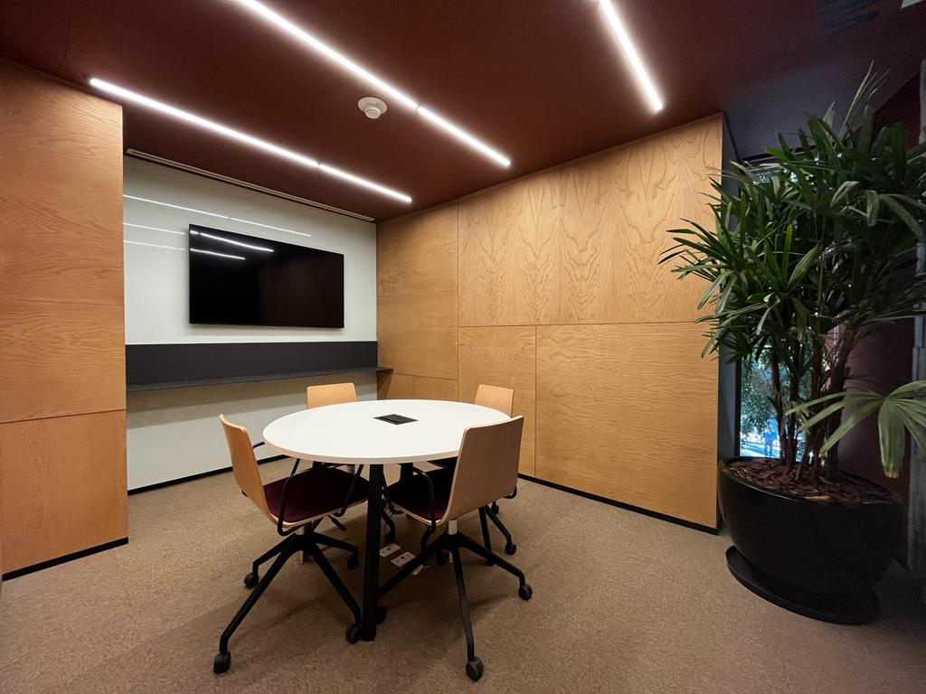 ENGINE WORKPLACE image 2