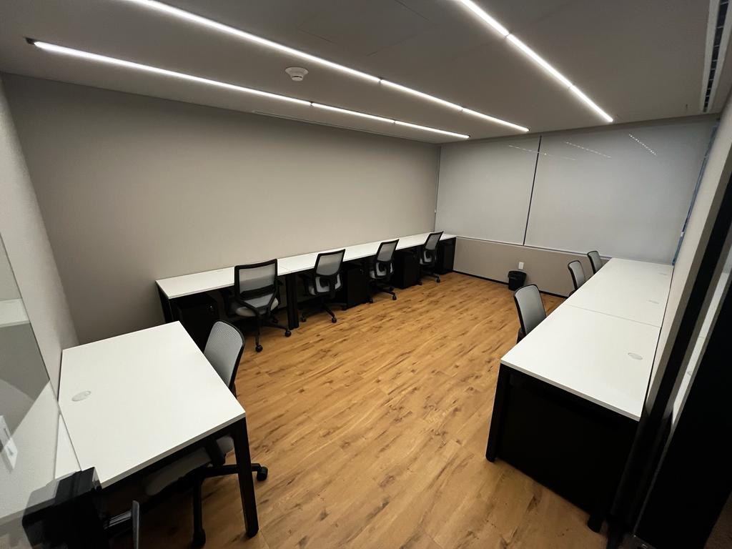 ENGINE WORKPLACE image 5