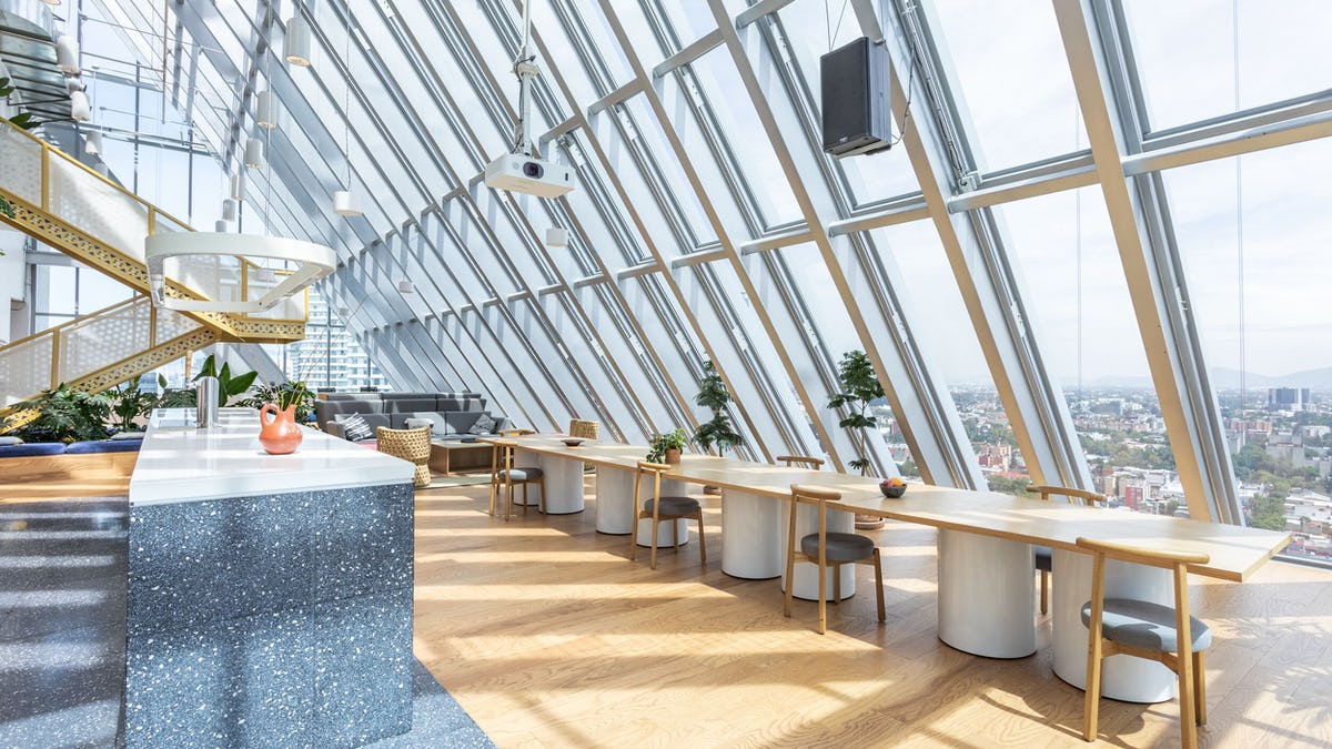 WeWork Lago Alberto 375 image 3