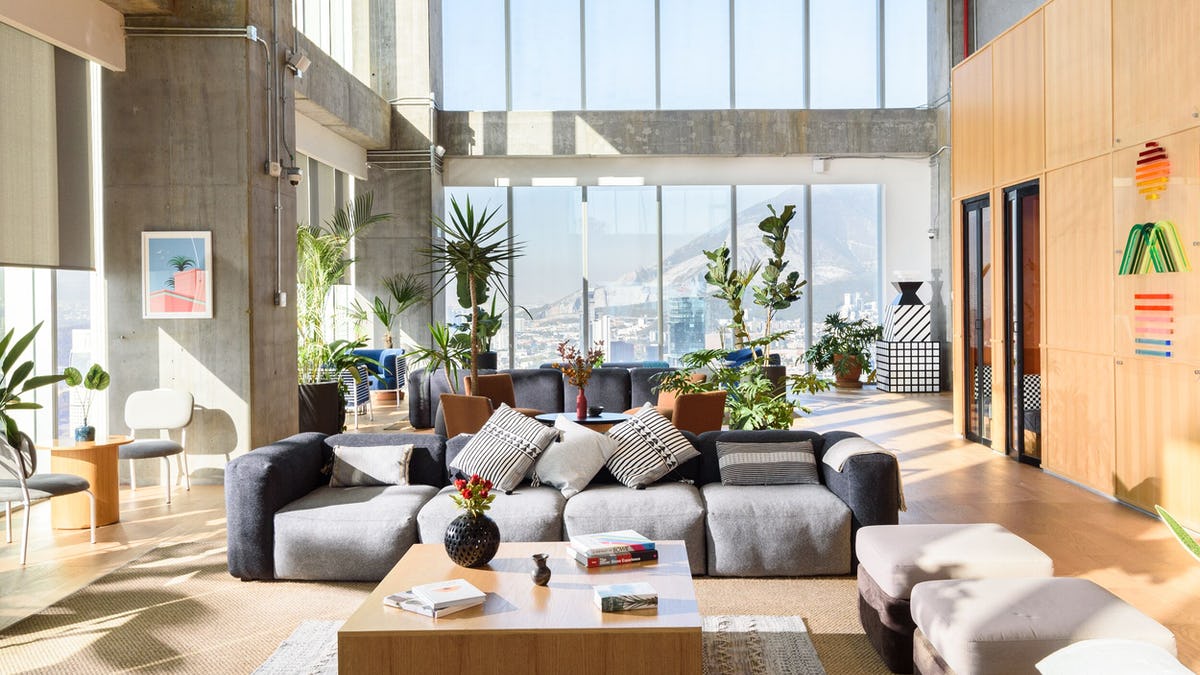 WeWork Avenida Constitución 2050 image 4