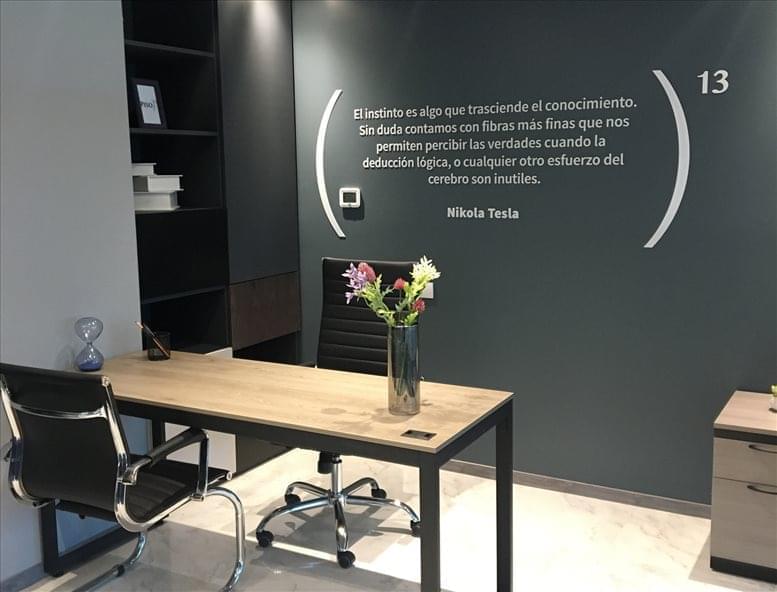 Piso 13 Business Center image 2