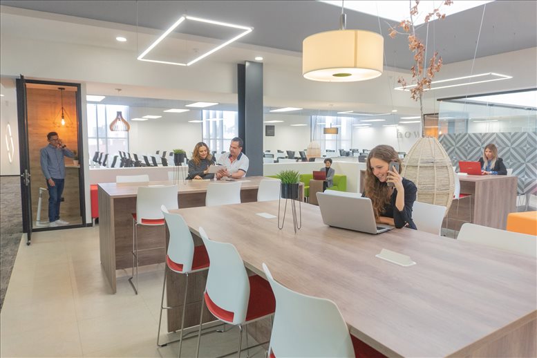 Centro de negocios Avanti Explanada image 1