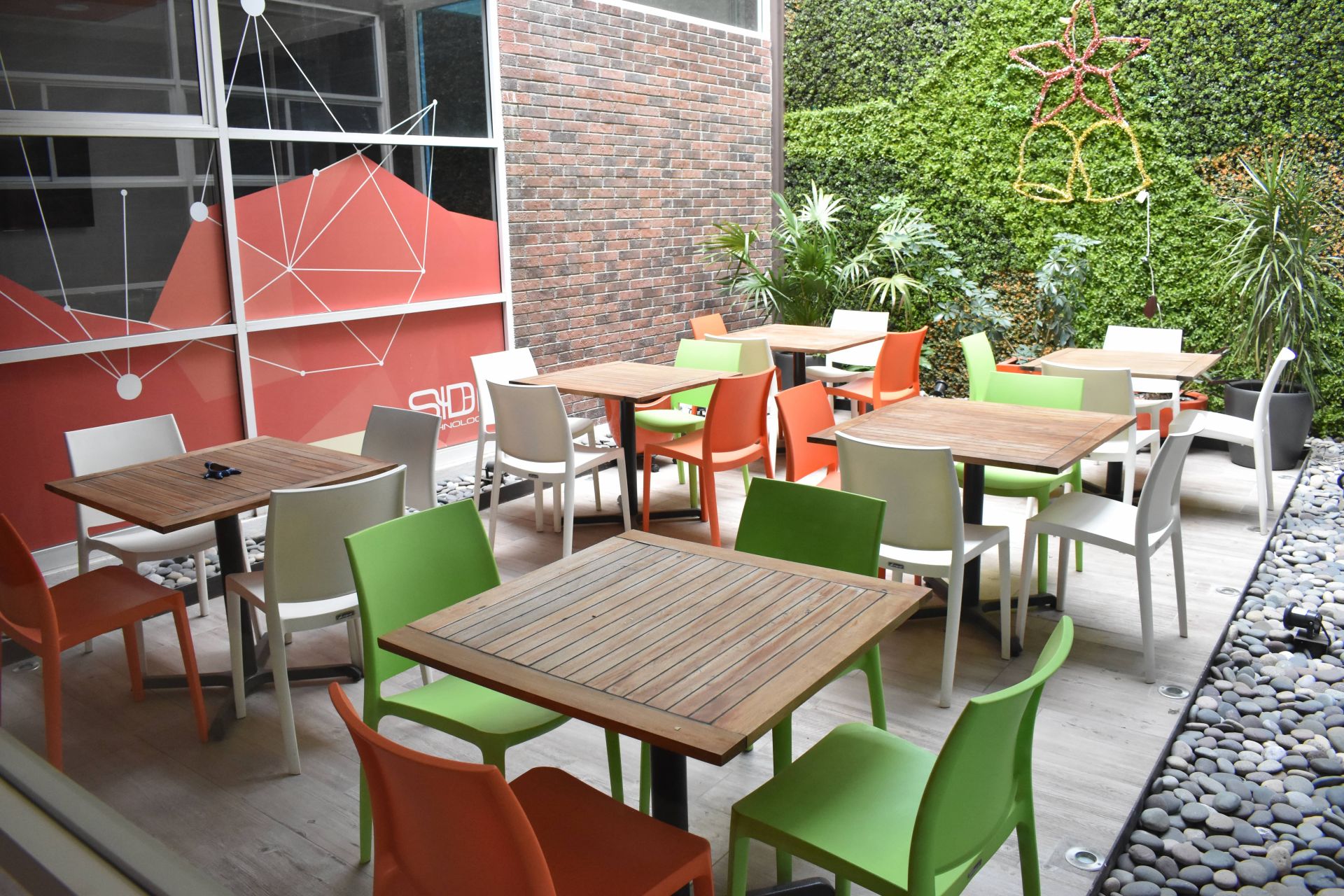 El 27 Coworking image 4