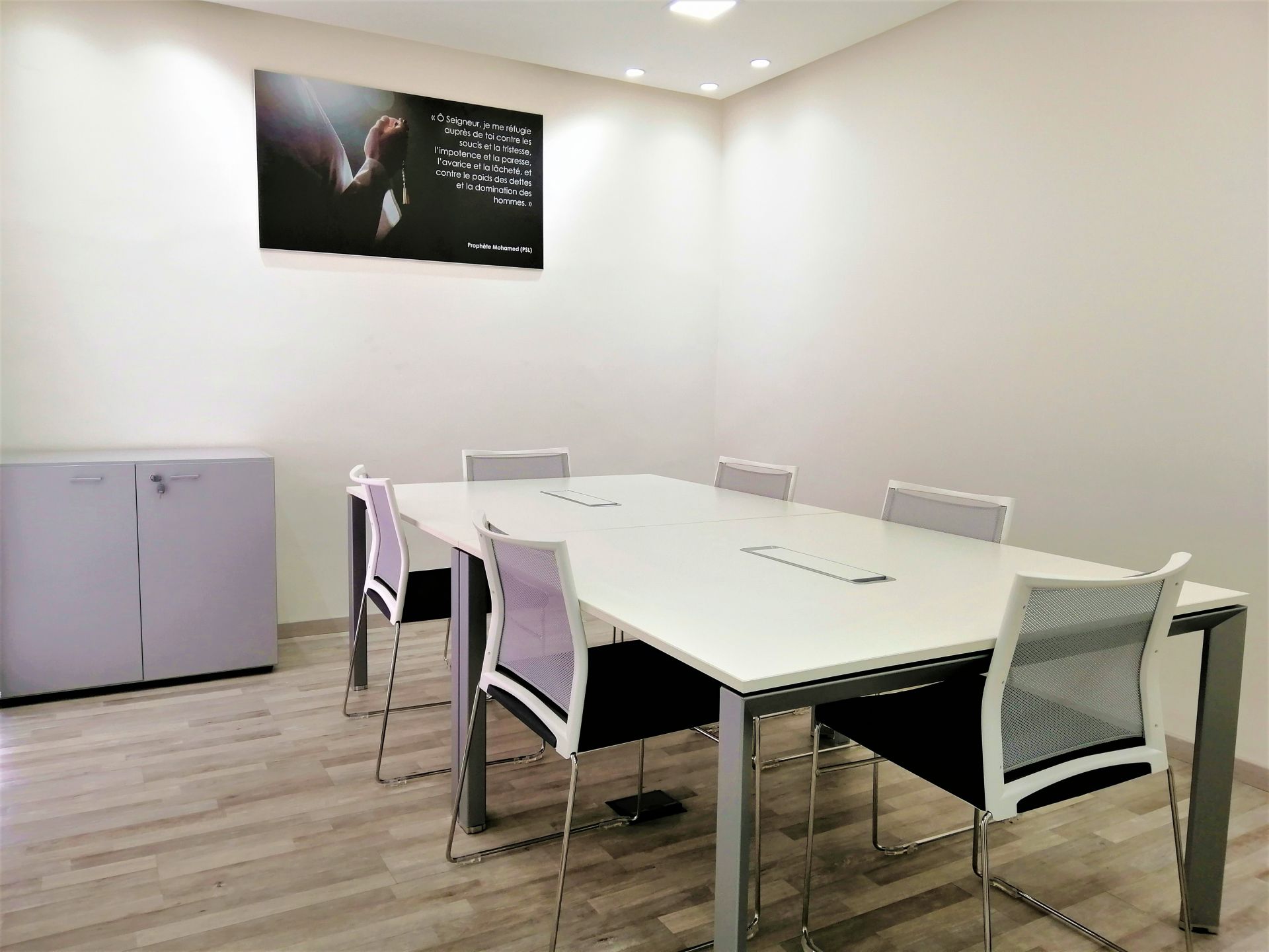 Capital Desk Casablanca Book Online Coworker