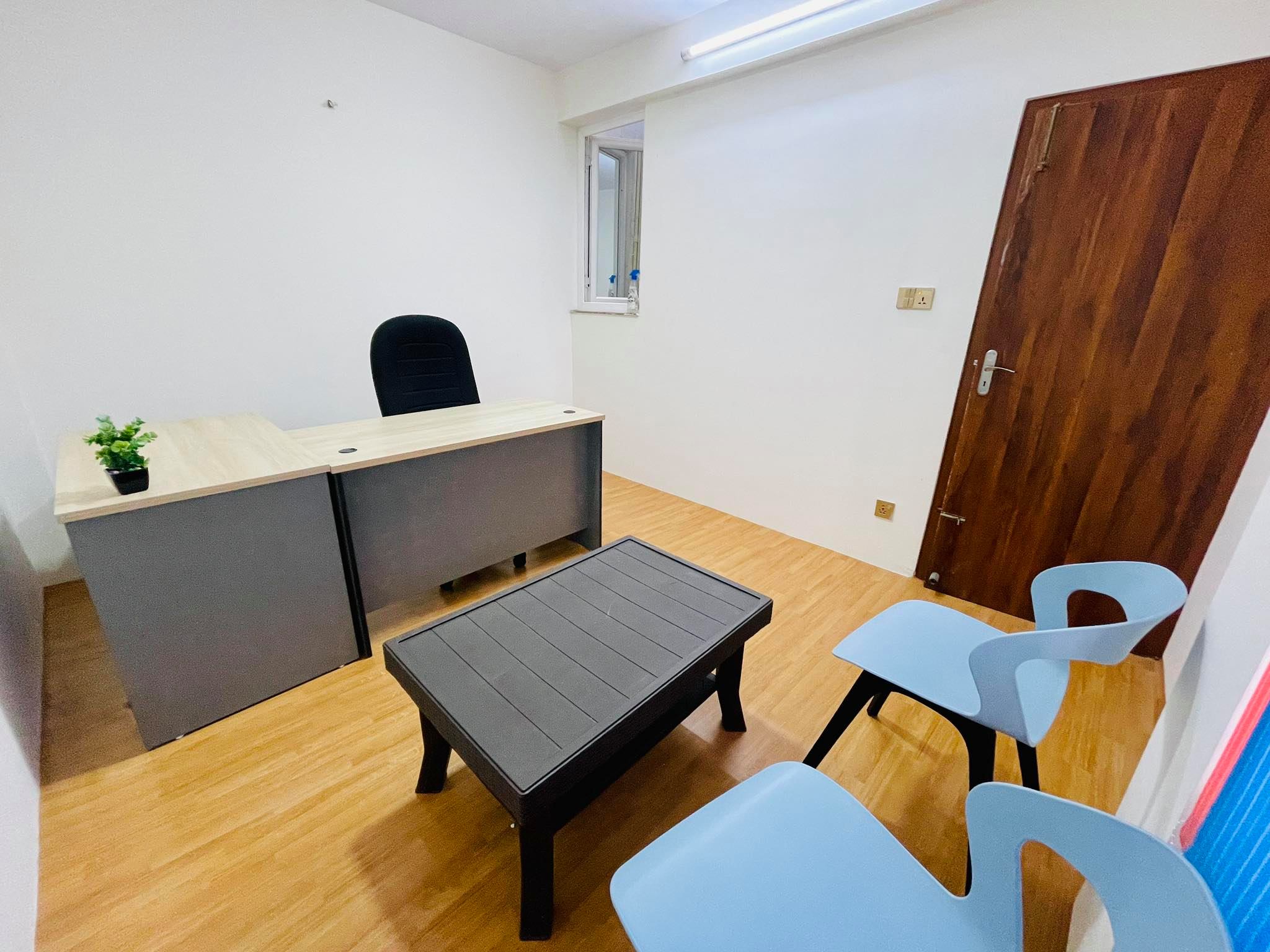 Zillicom Desk image 5