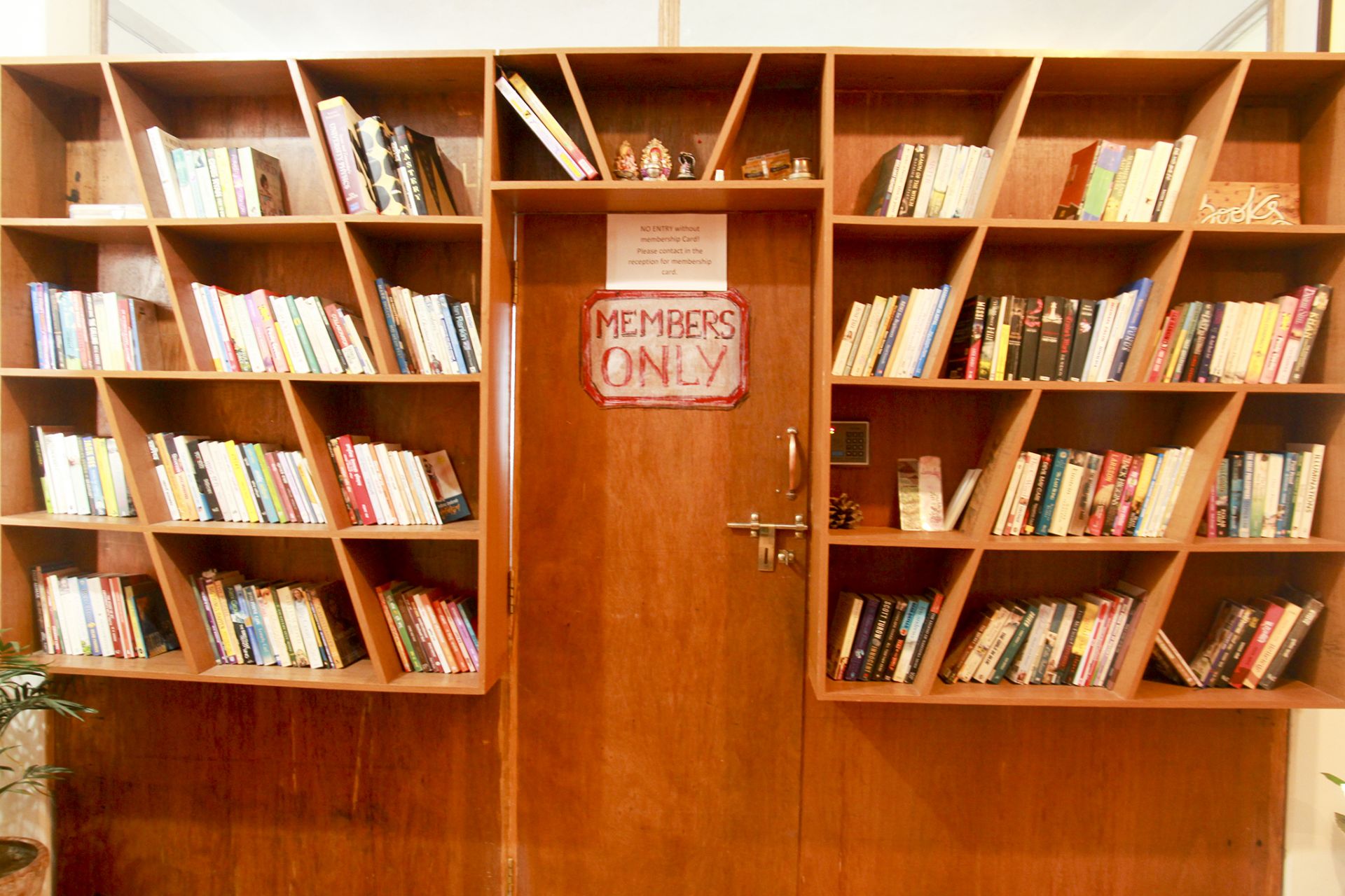 BROWNDESK co-working space image 4