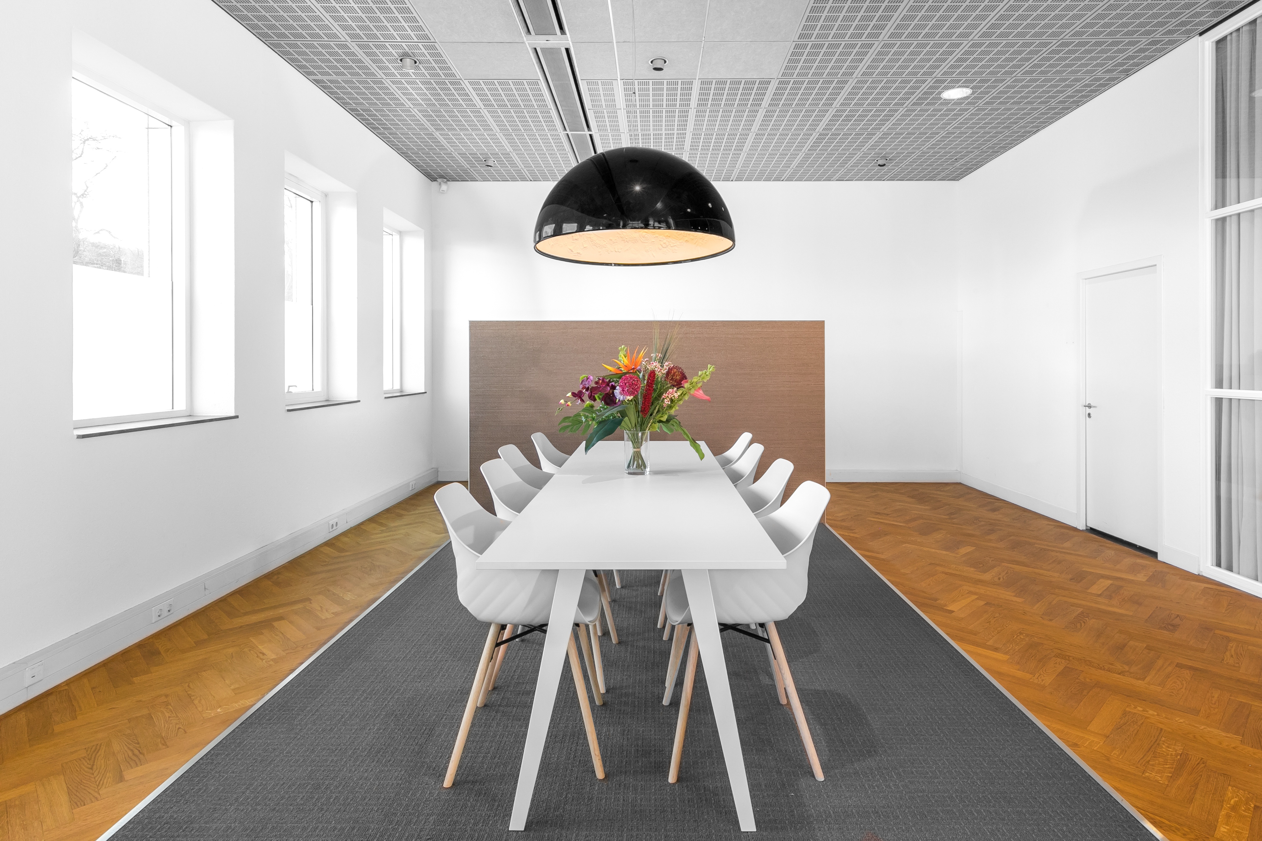 Regus - Amsterdam, Queens Tower image 4