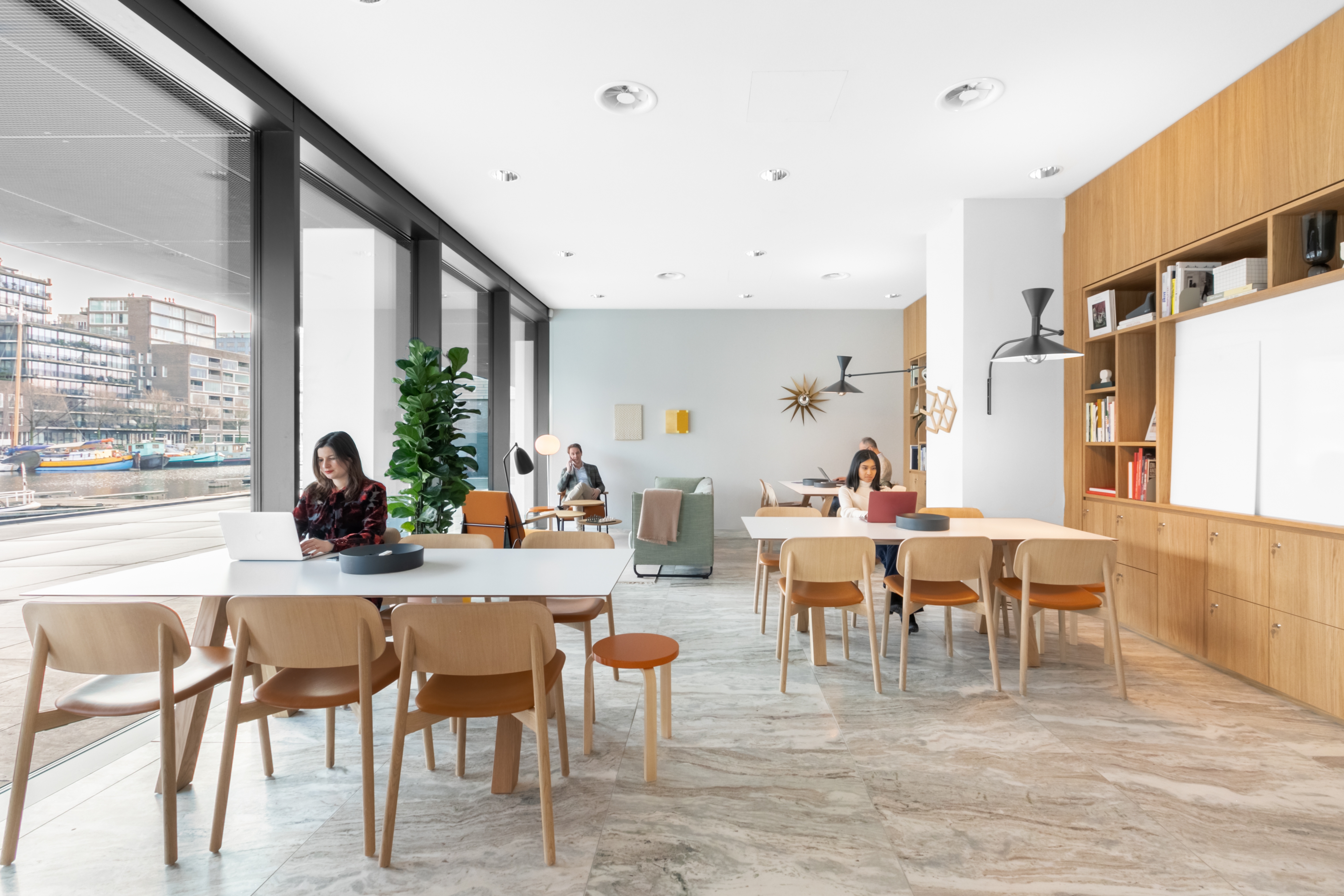 Spaces - Amsterdam, De Walvis image 2