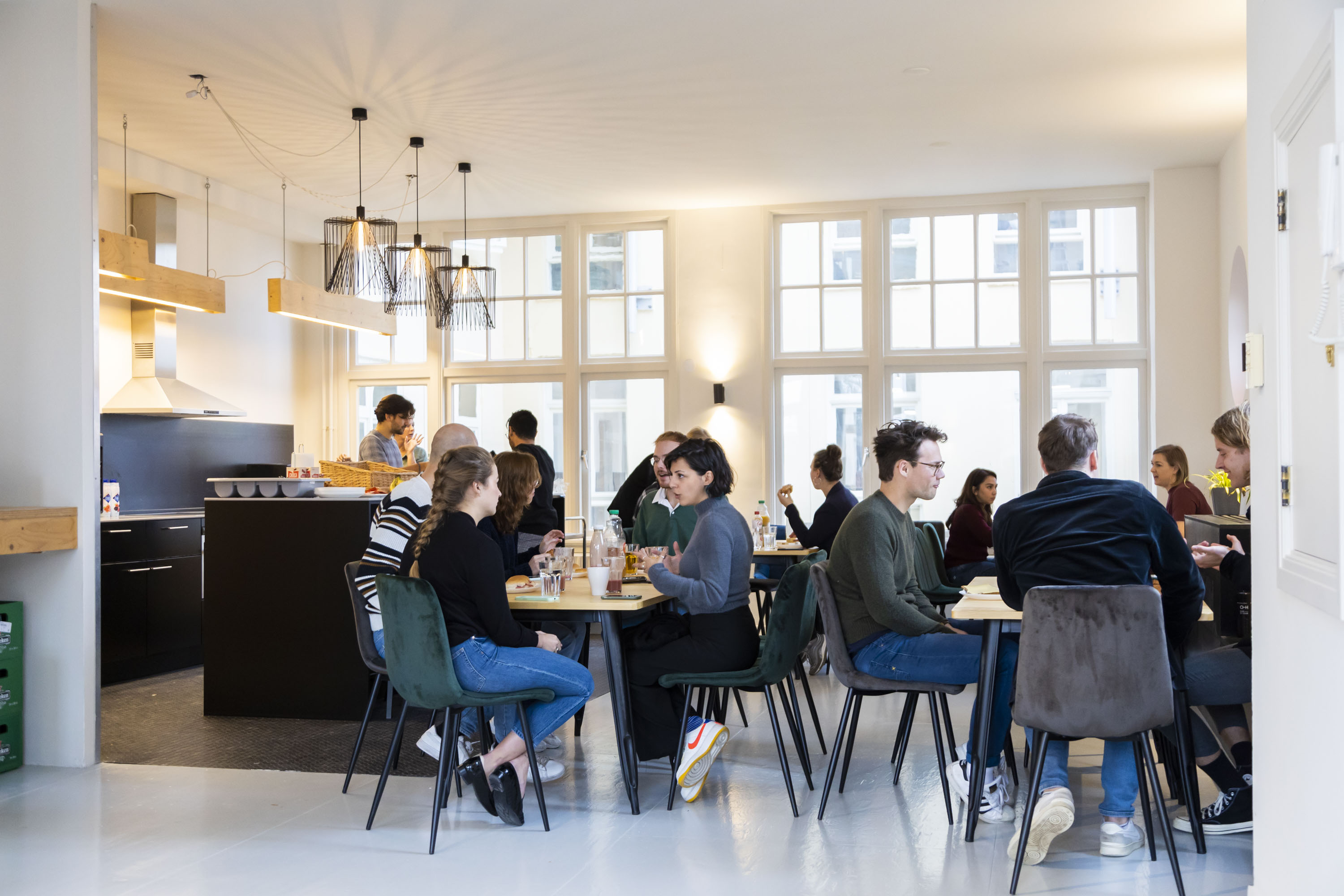 StartDock Prins Hendrikkade image 2