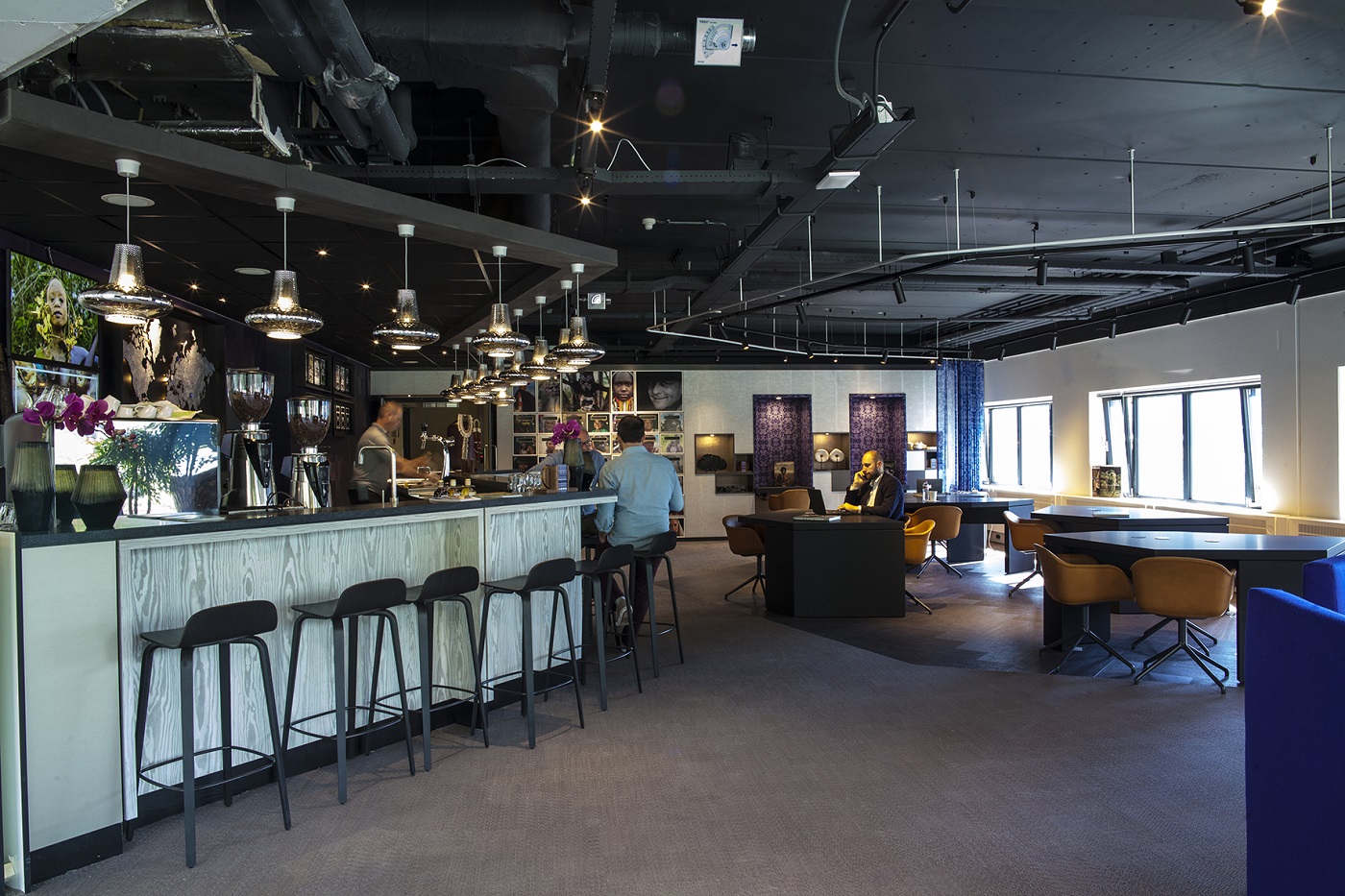 Tribes Amsterdam Amstel Station image 2