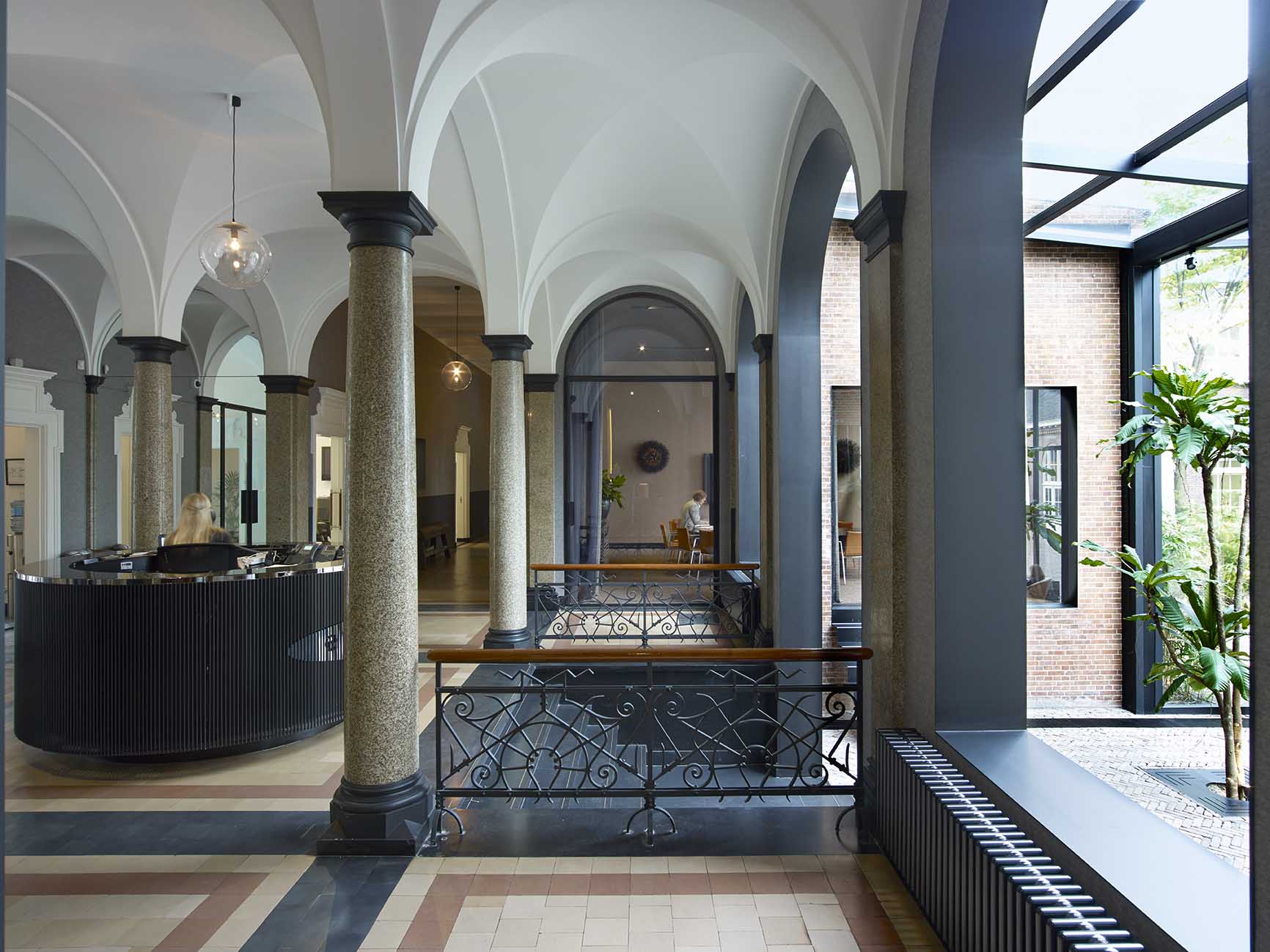 Tribes Amsterdam City Centre Raamplein image 4