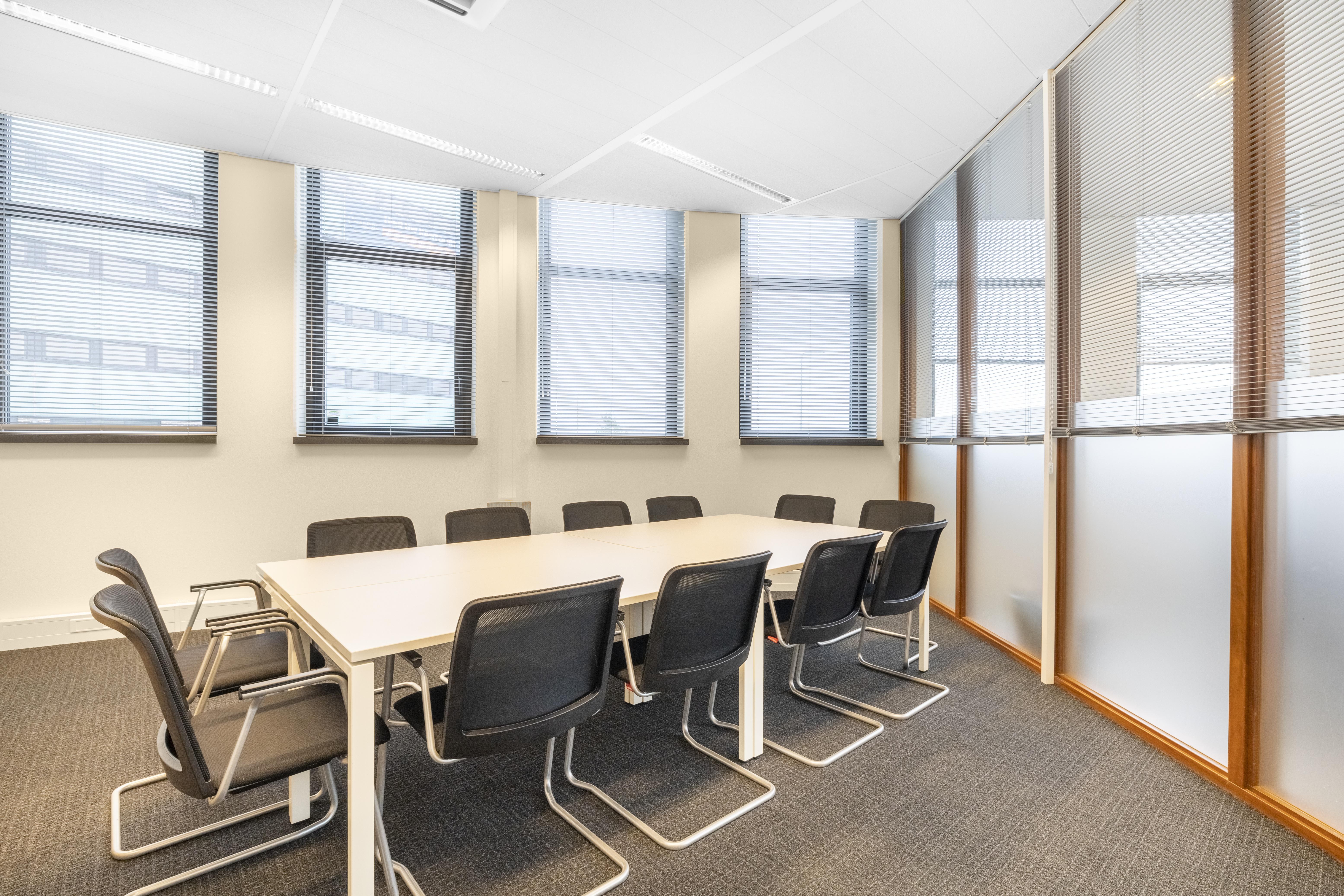 Regus - Roermond, Looskade image 4