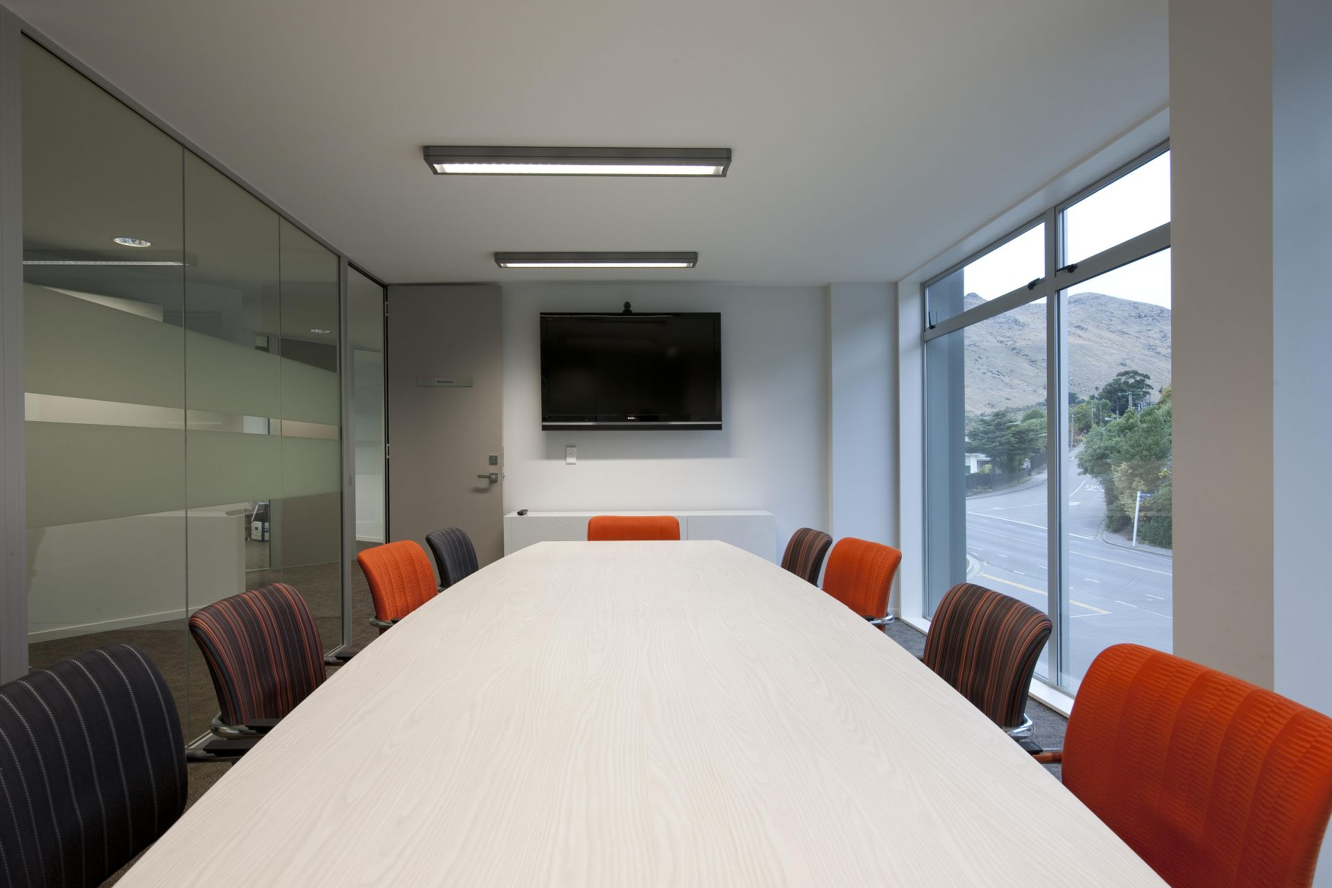 Shared and private office spaces image 2
