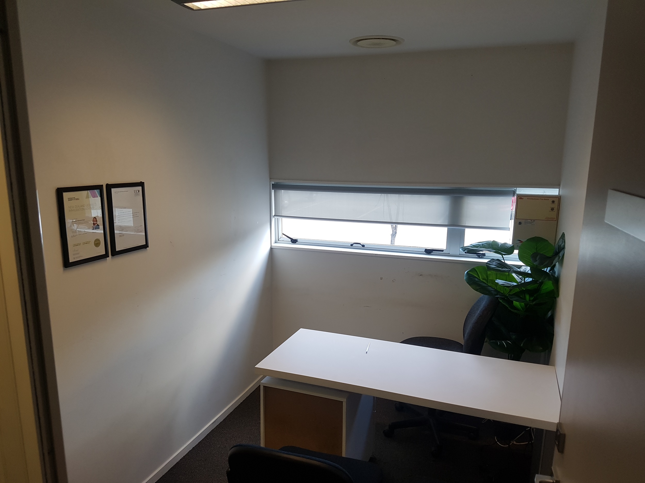 Shared and private office spaces image 5