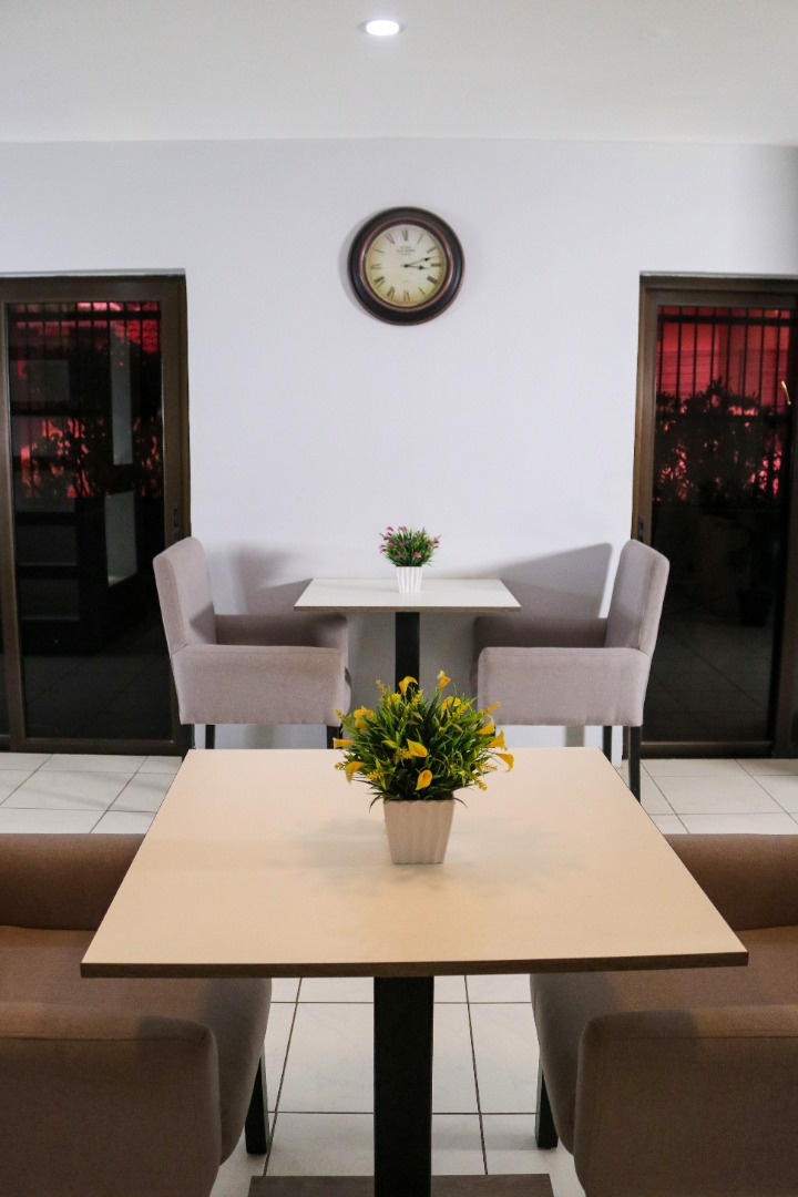 MRT Net Cafe image 5