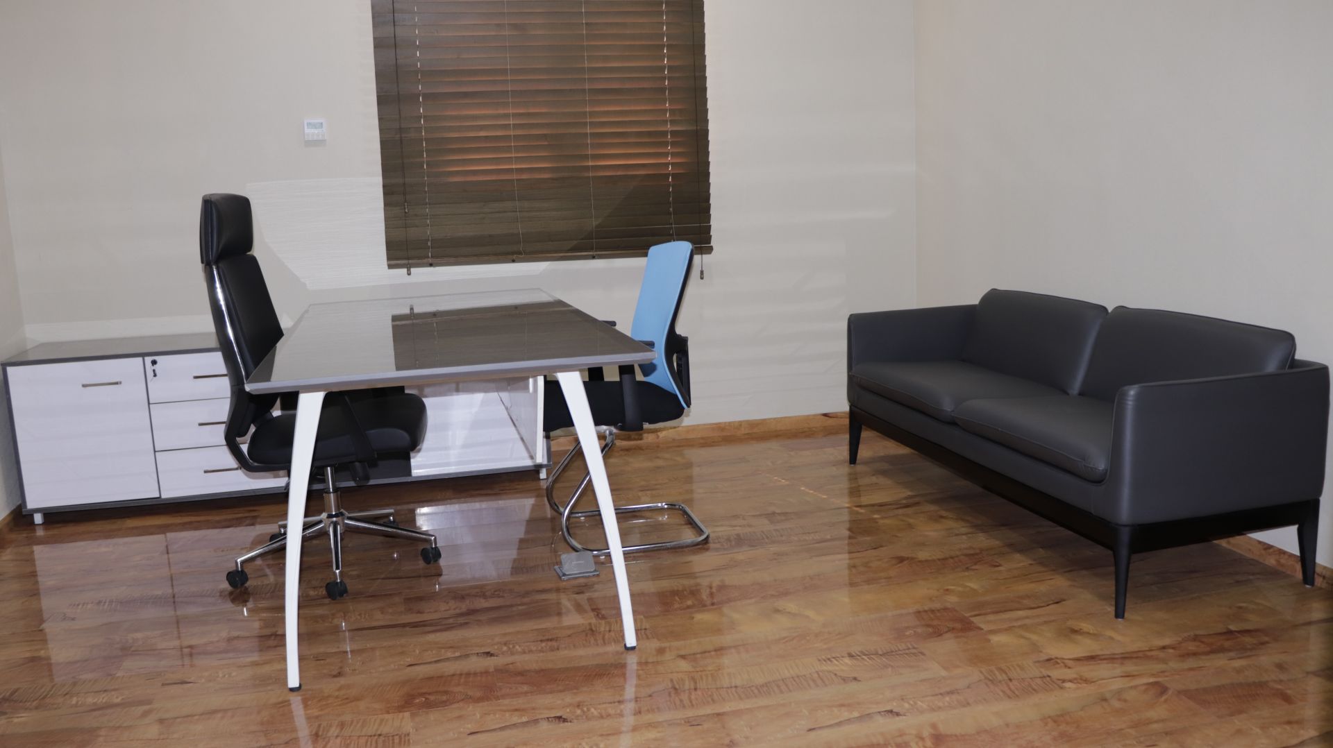 Work and Connect image 4