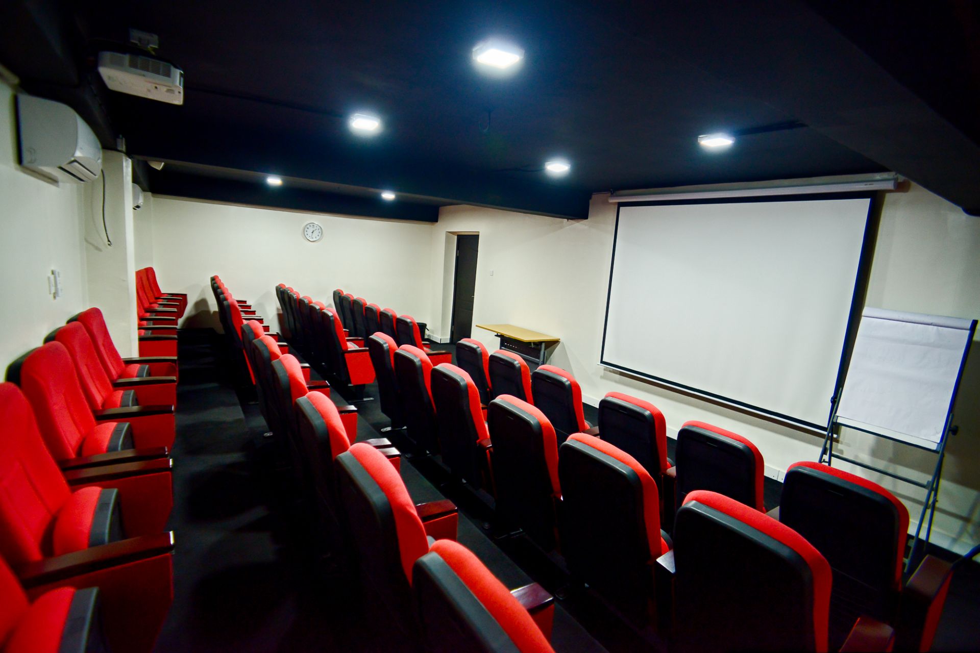 Agos Executive Business Lounge image 5