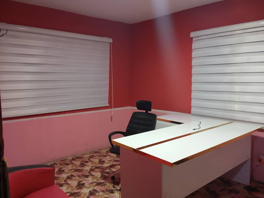 Biggie's Work Space image 3