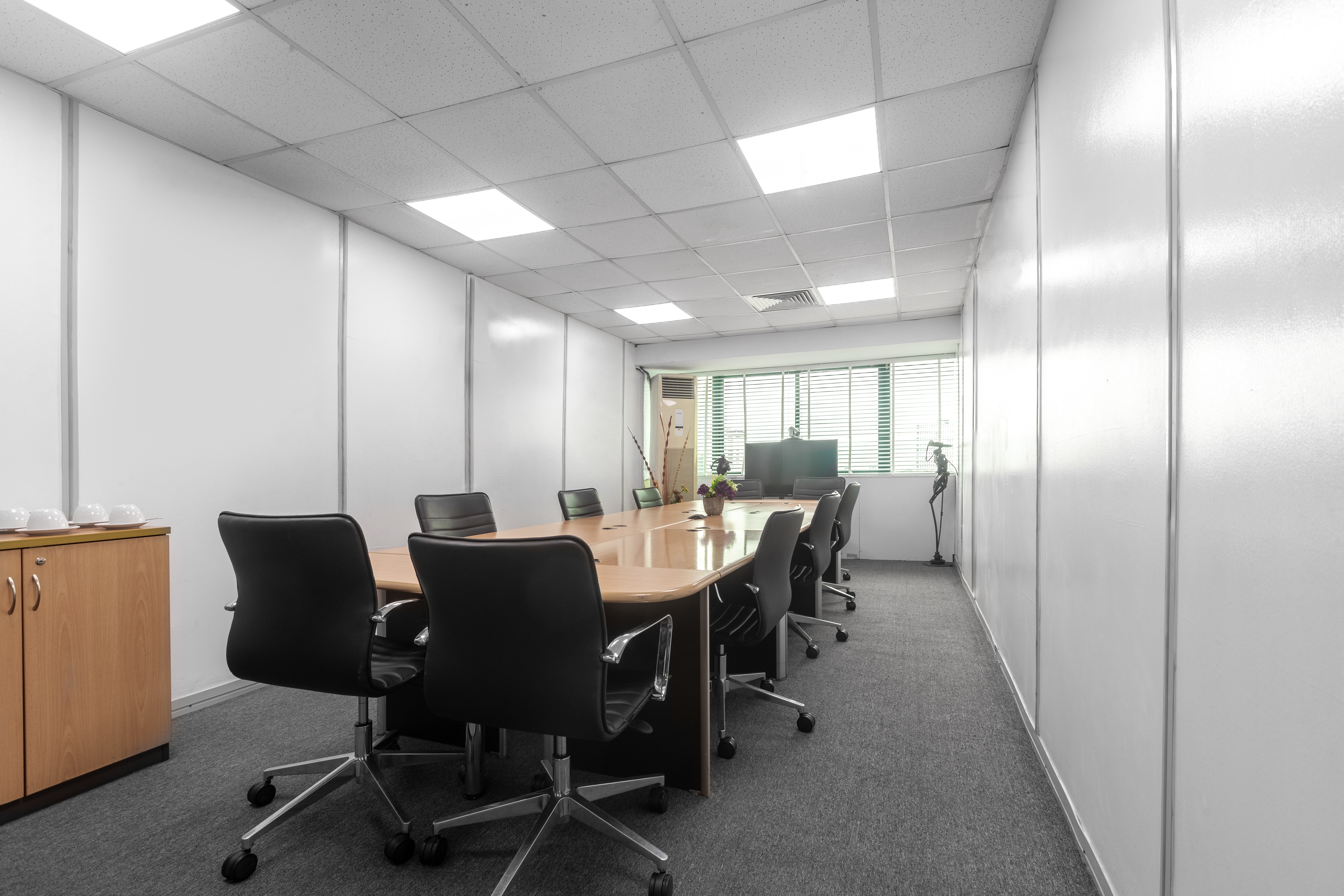 Regus - Lagos, Mulliner Towers image 4