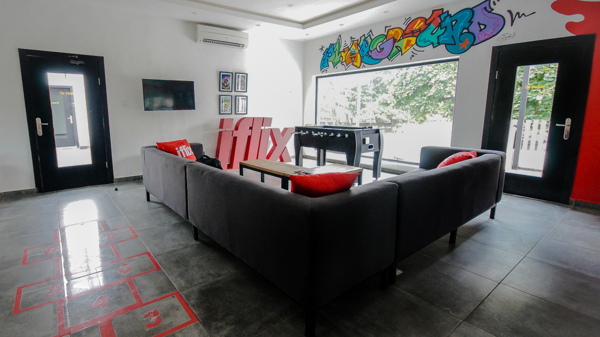 Workstation Bar Beach image 2