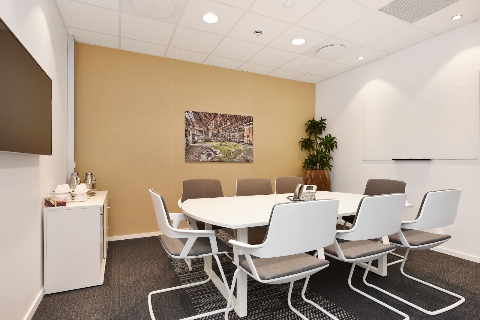 Regus image 4