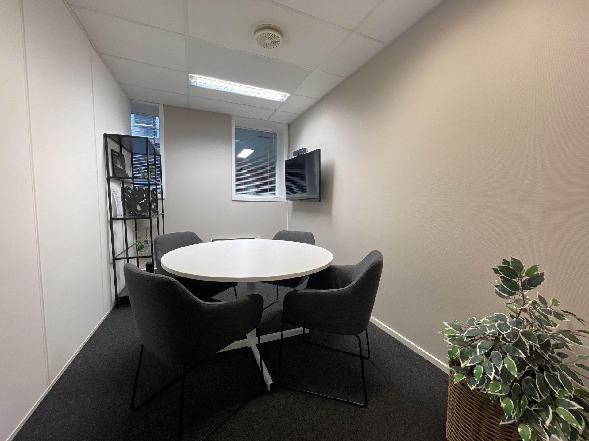 J11 - Jernbanegata 11 image 5