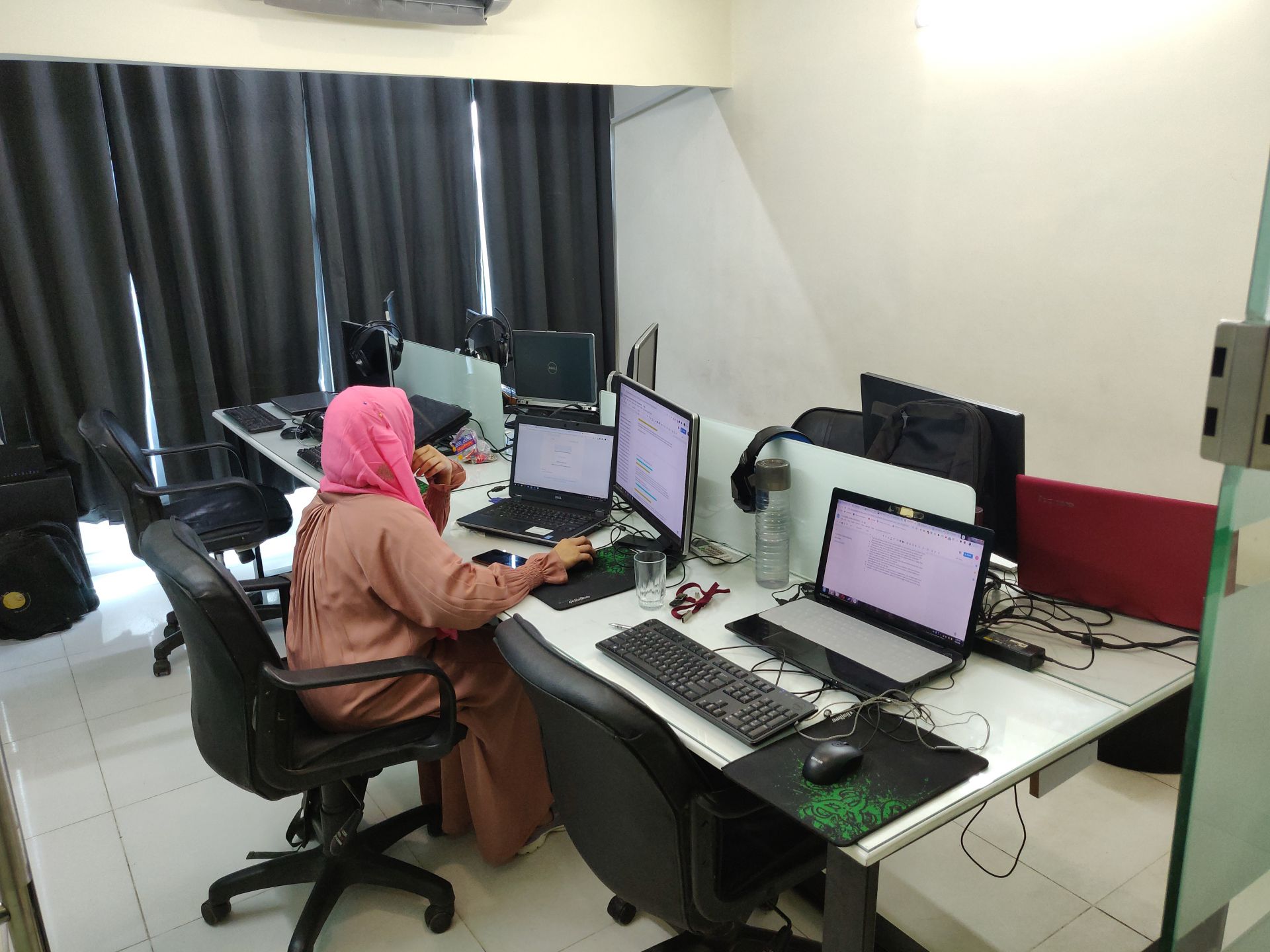 AdmexTech Coworking Office in Karachi image 3