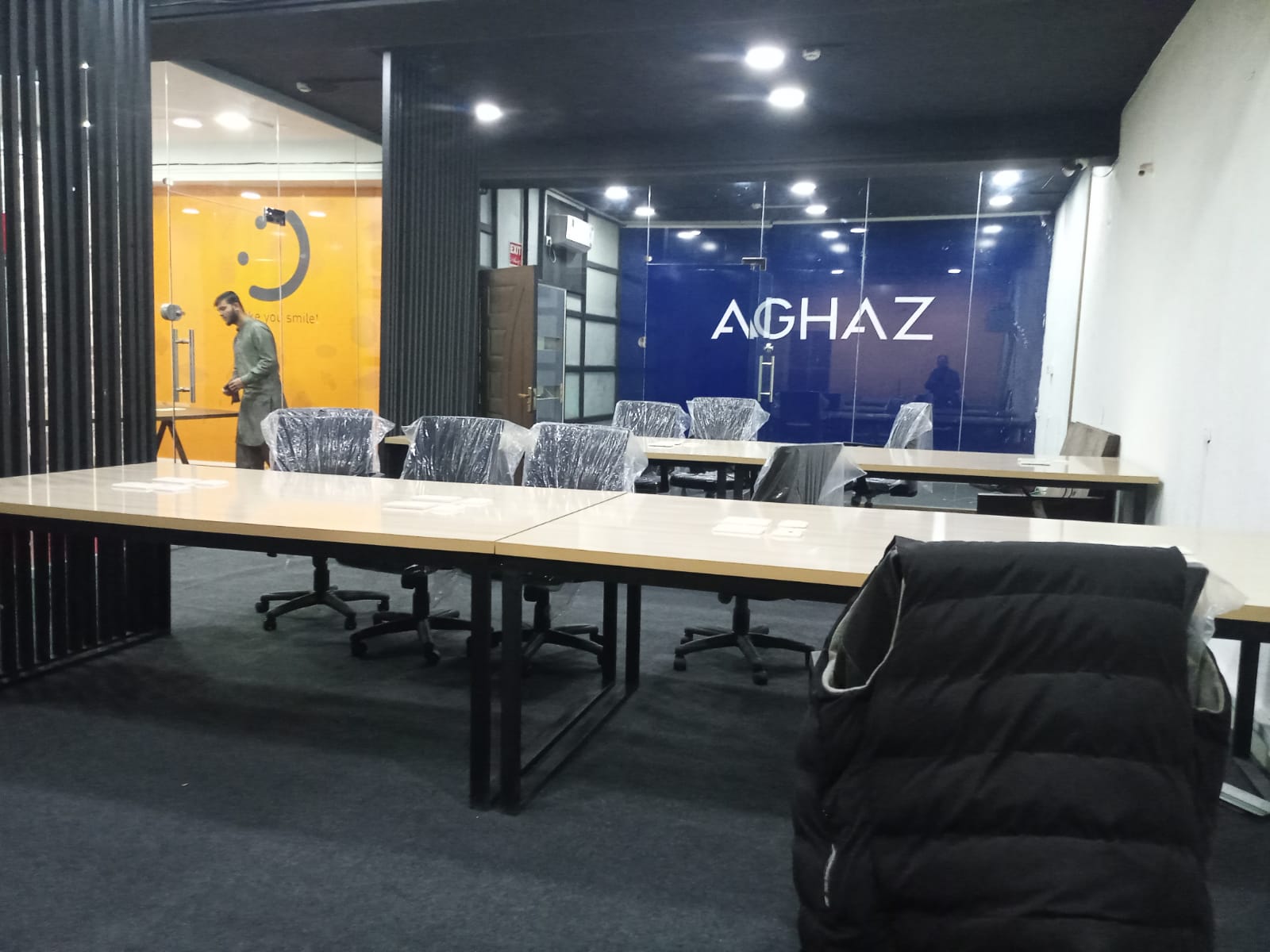 CO-MMUNITY Coworking image 3