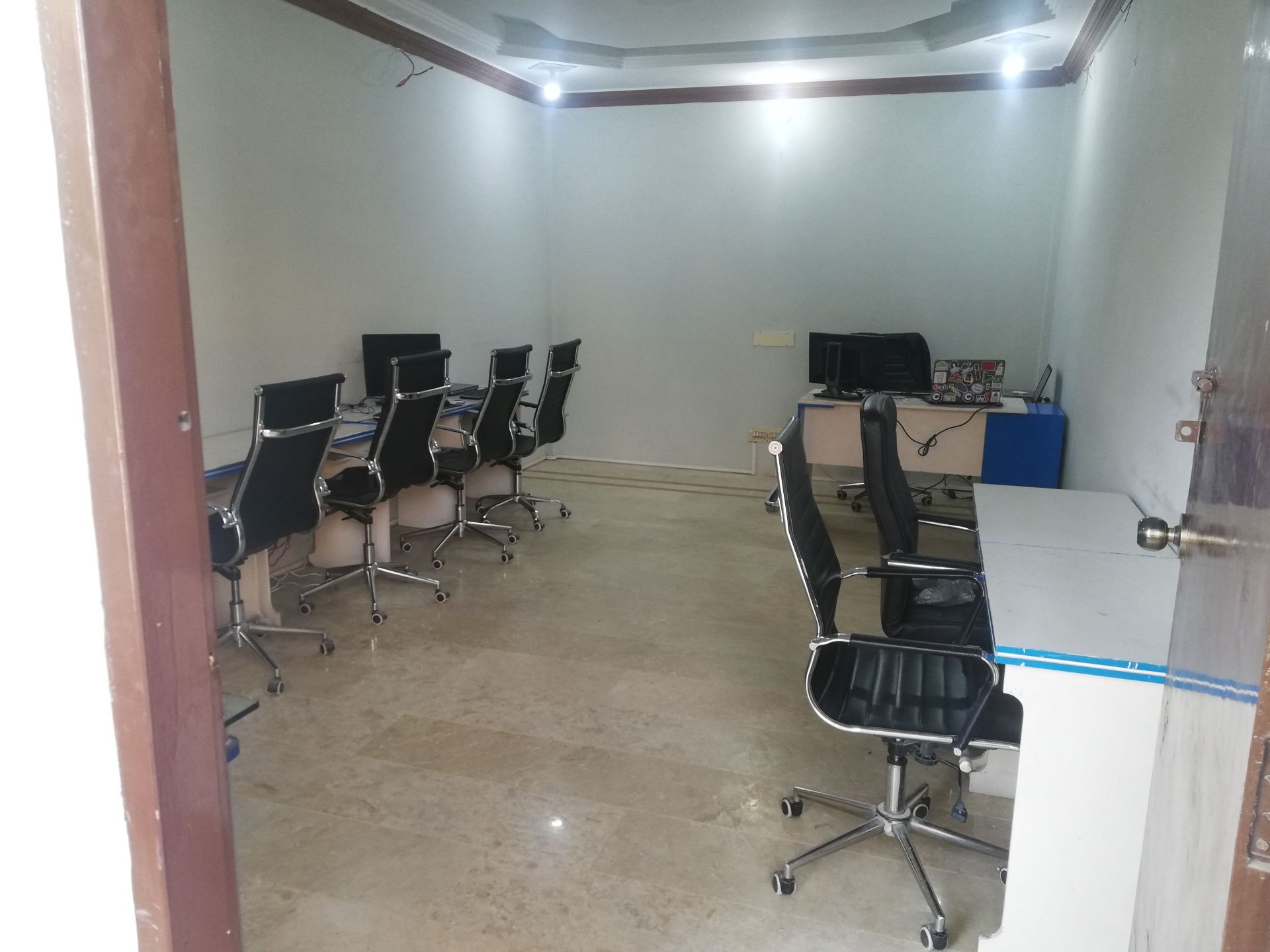 Digital Waves - Co-work Space image 2