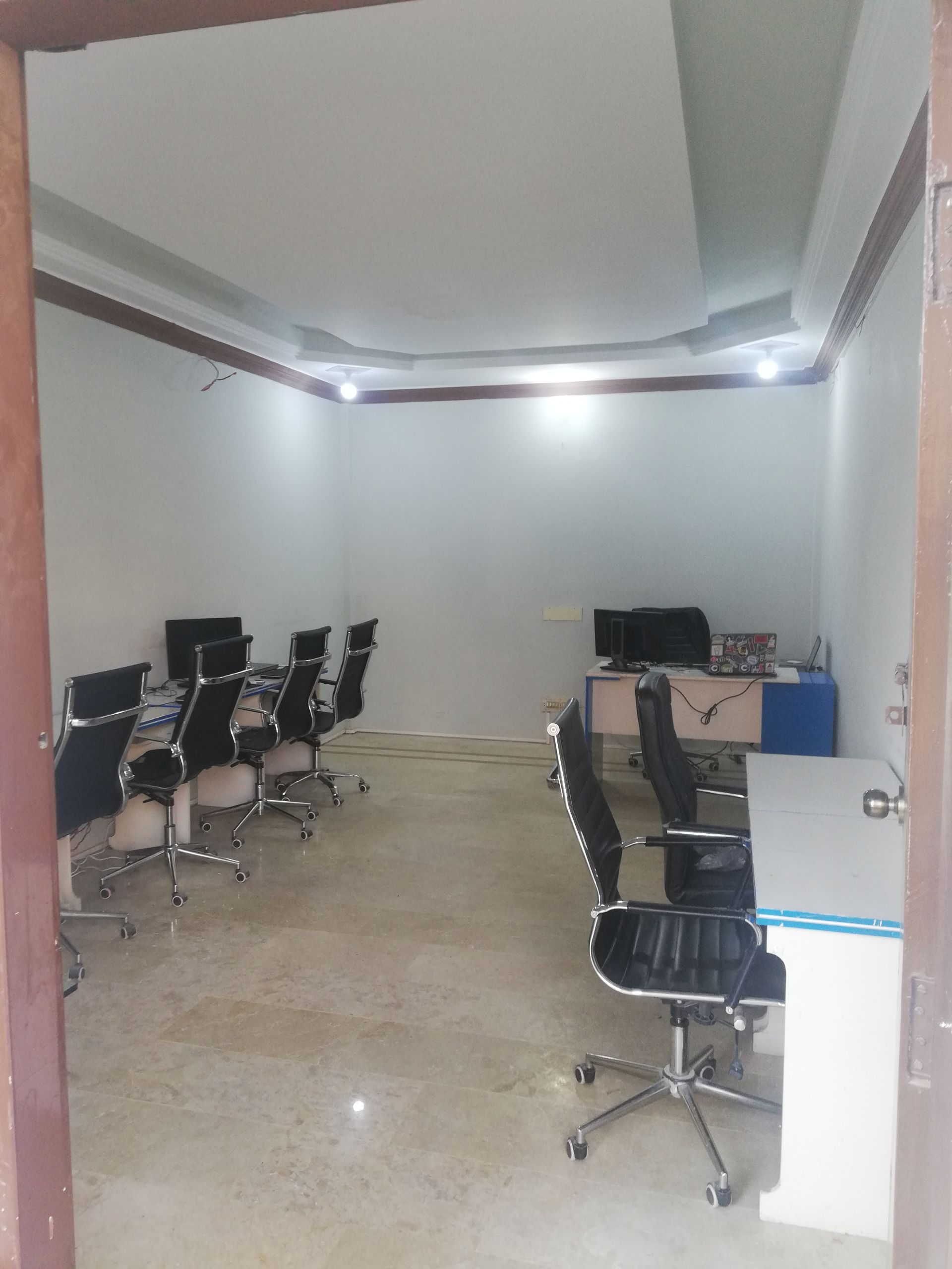 Digital Waves - Co-work Space image 4