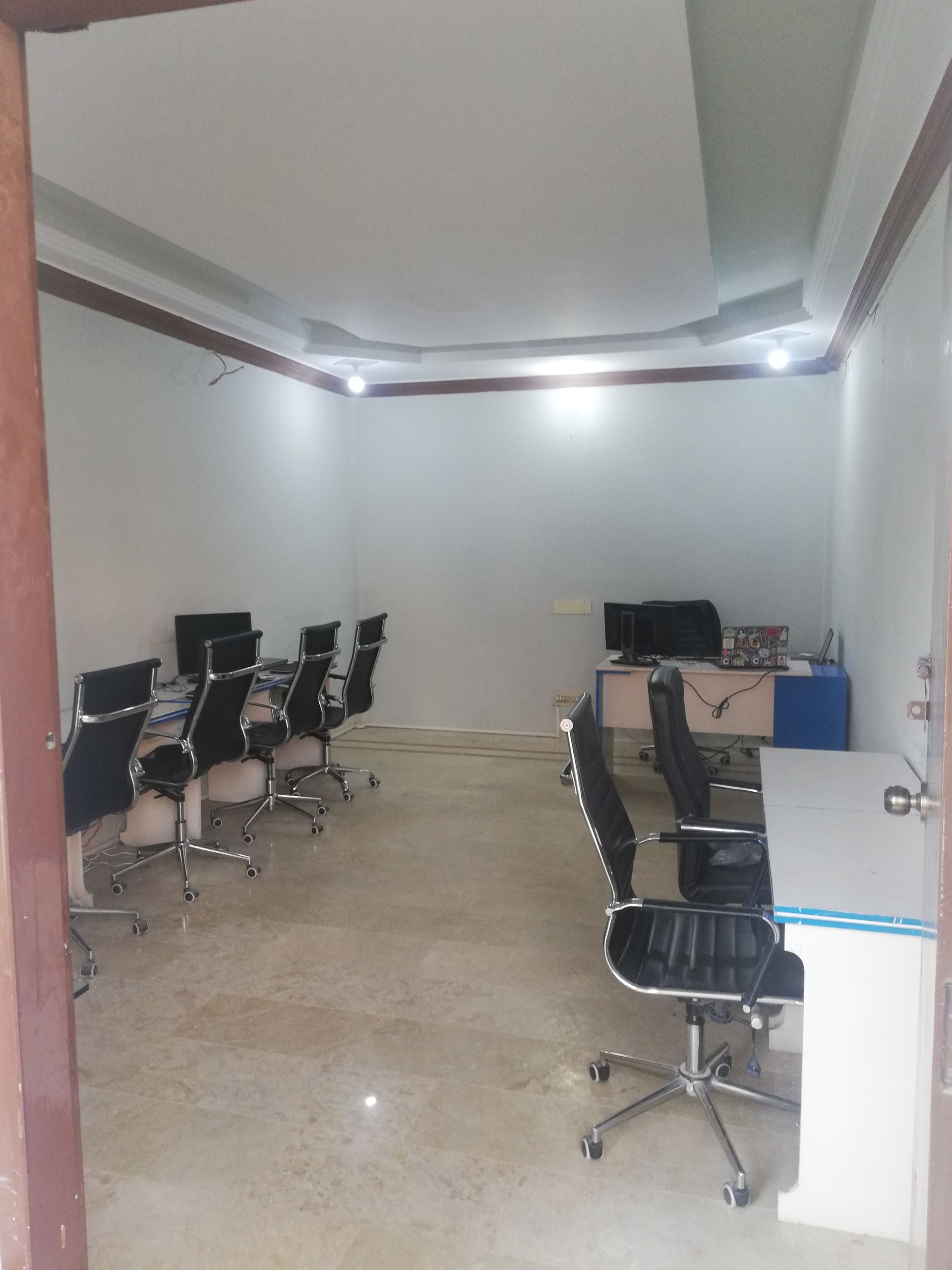 Digital Waves - Co-work Space image 3