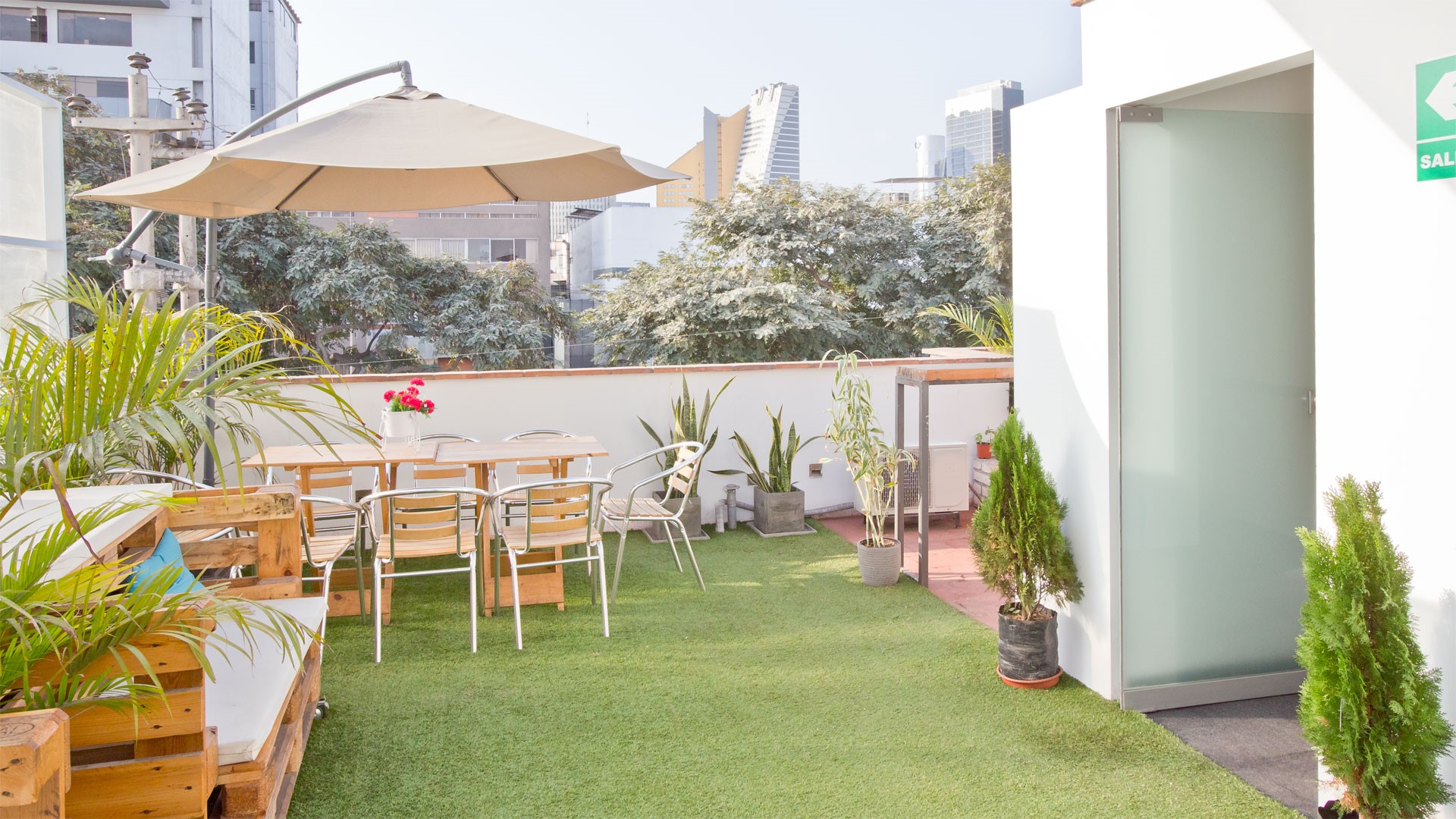 Co-Labora Coworking image 2