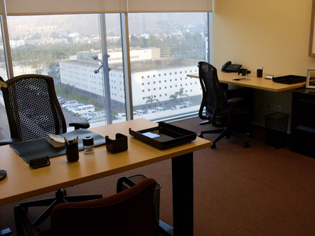 Regus - Cronos El Derby, Lima image 5