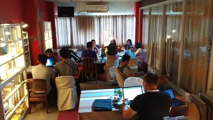 TableTalk Lounge image 4