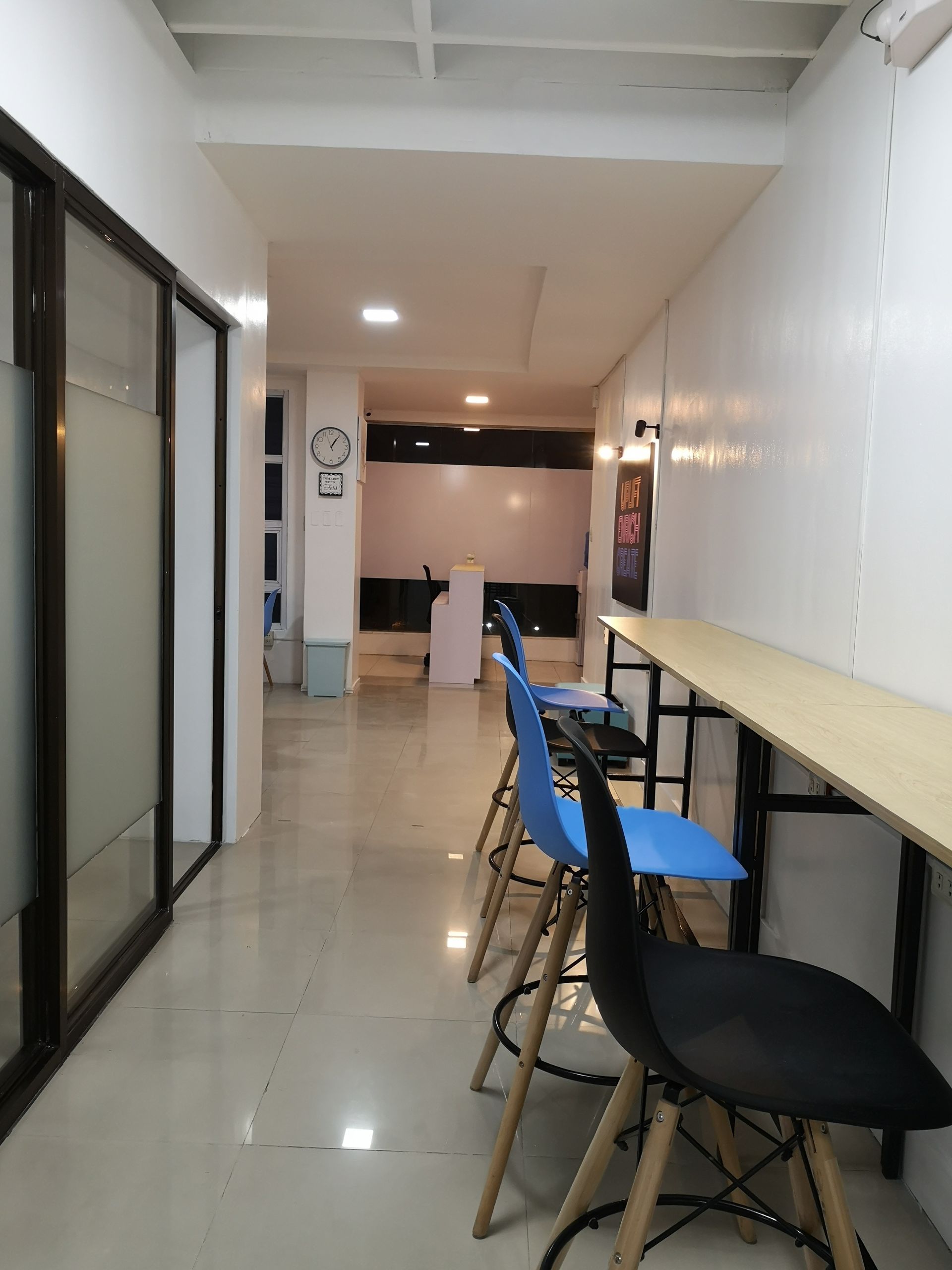 UEC WorkStudy Hub, Cainta Book Online Coworker