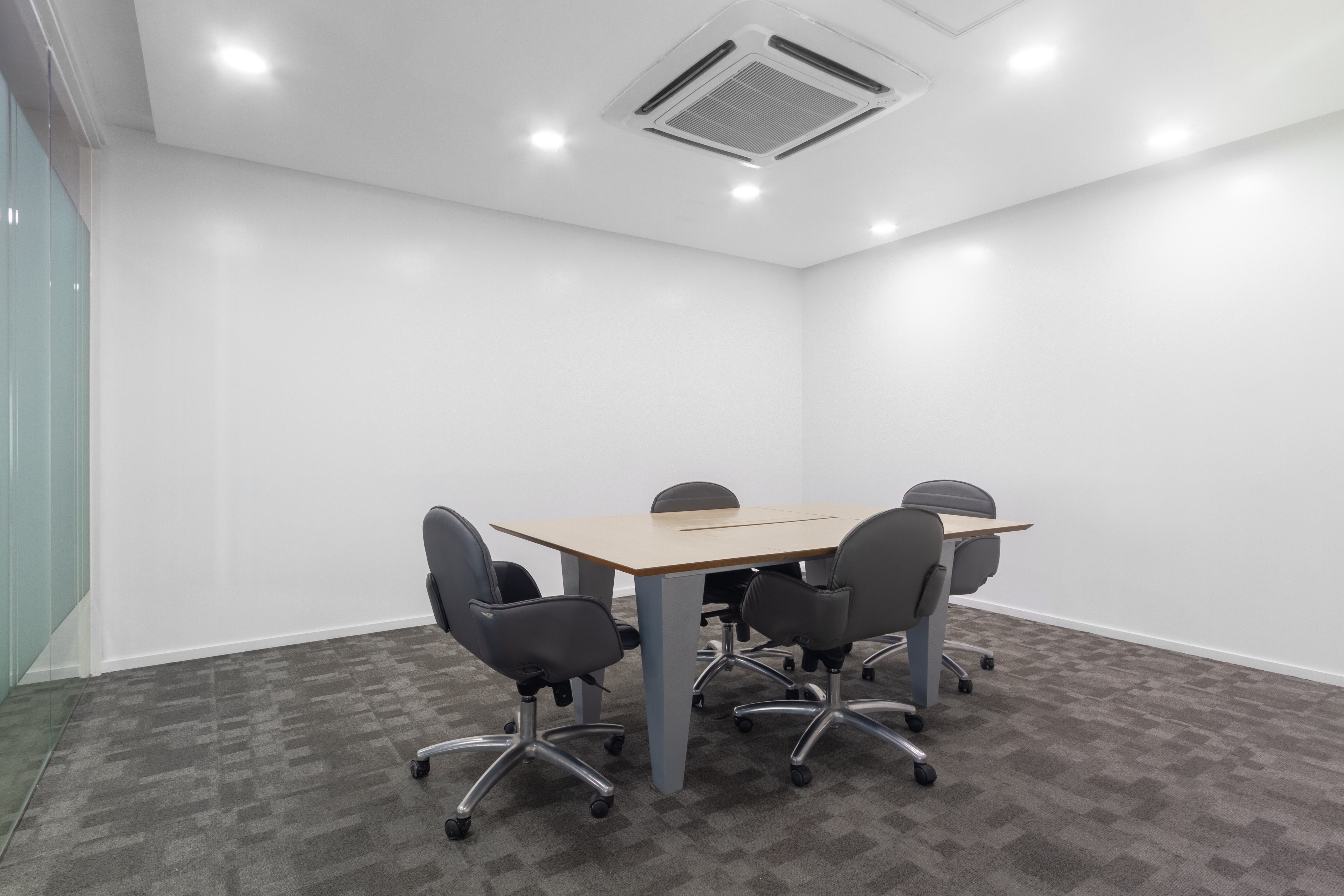 HQ - Davao, Topaz Tower Centre image 4