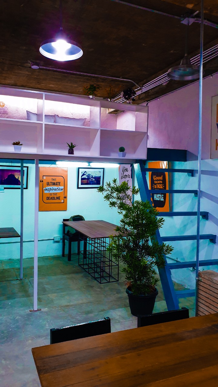 Space Bar Work Lounge image 3