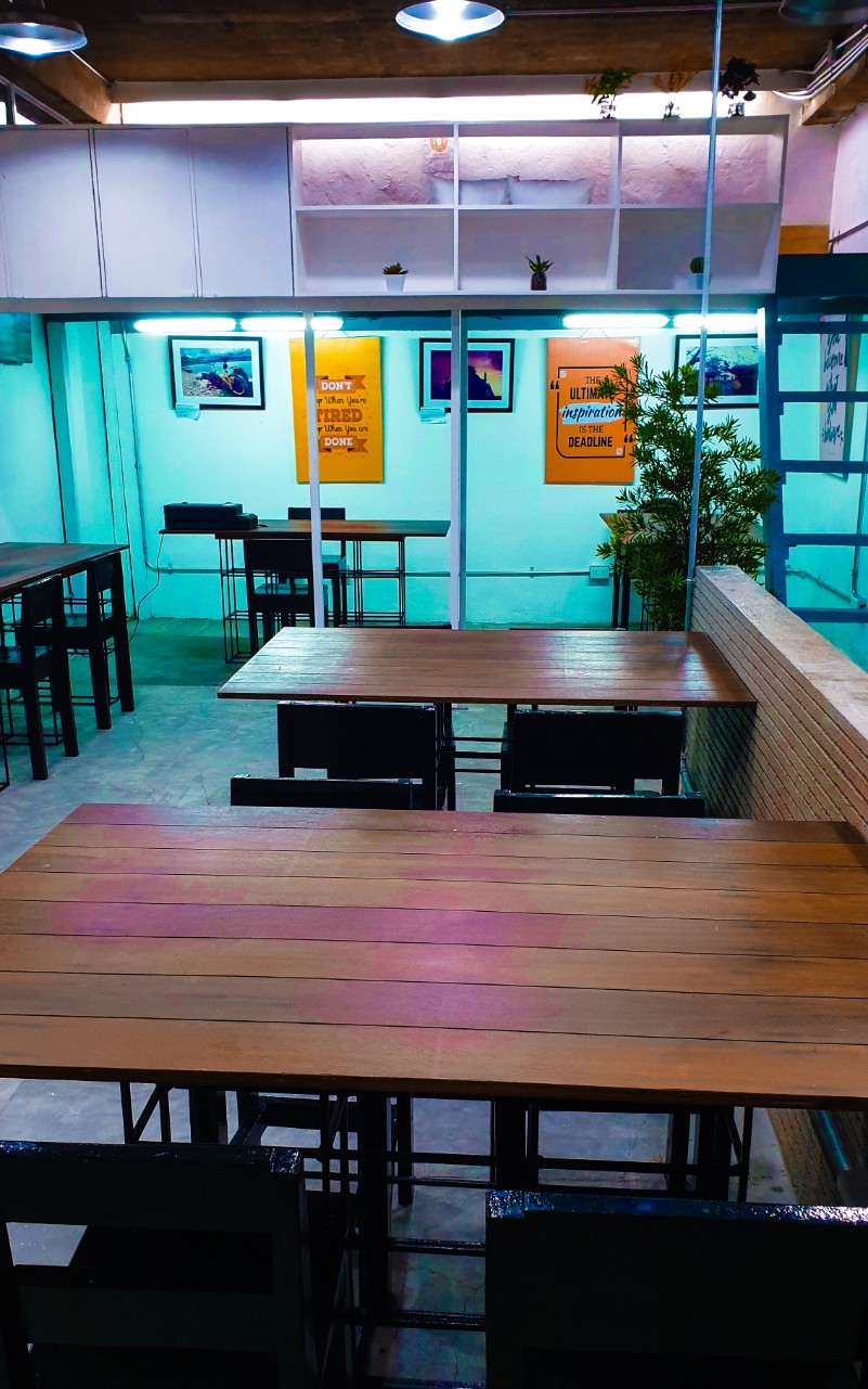 Space Bar Work Lounge image 5