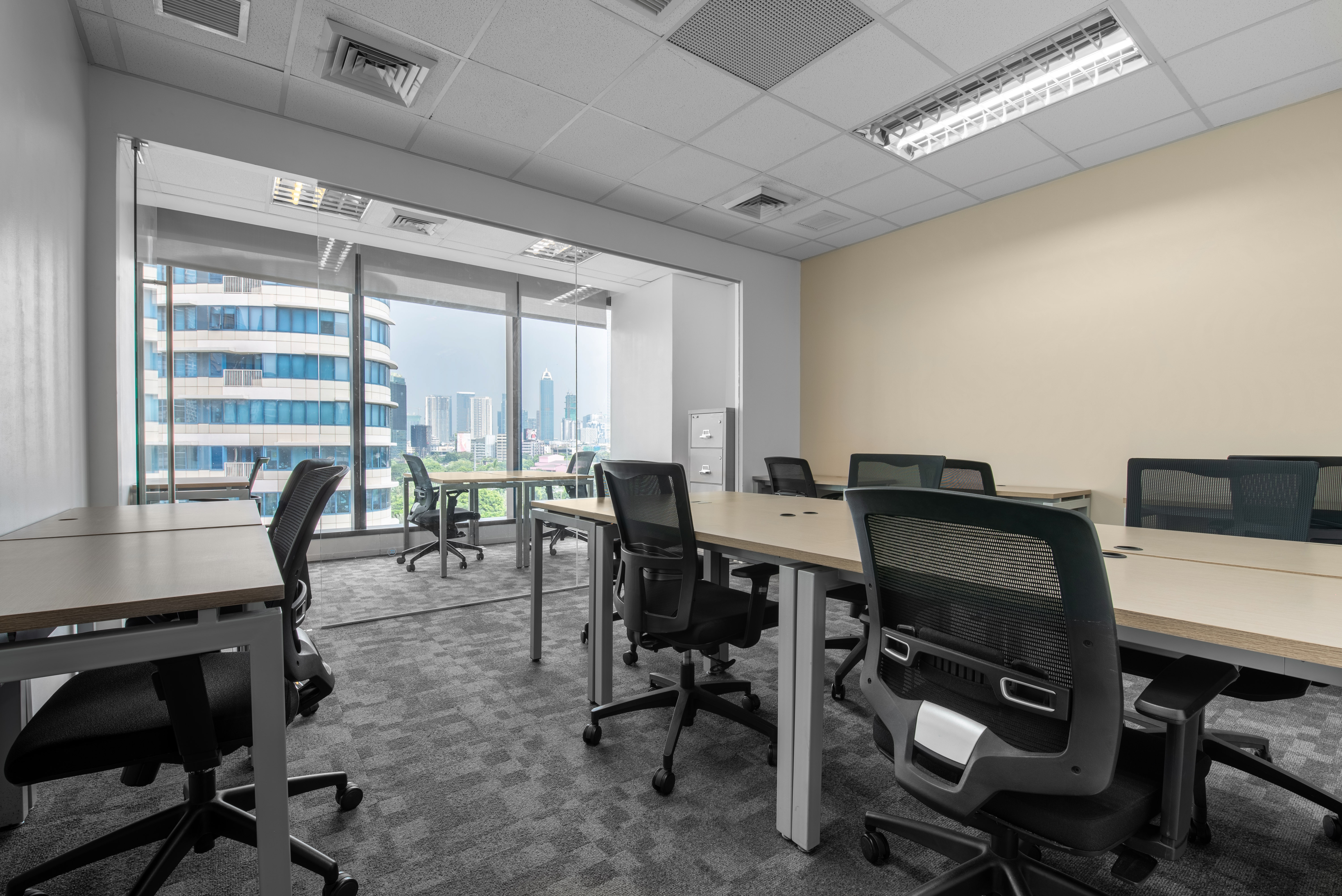 Coworking space on Regus Manila, Rockwell Makati City, Makati - Book 